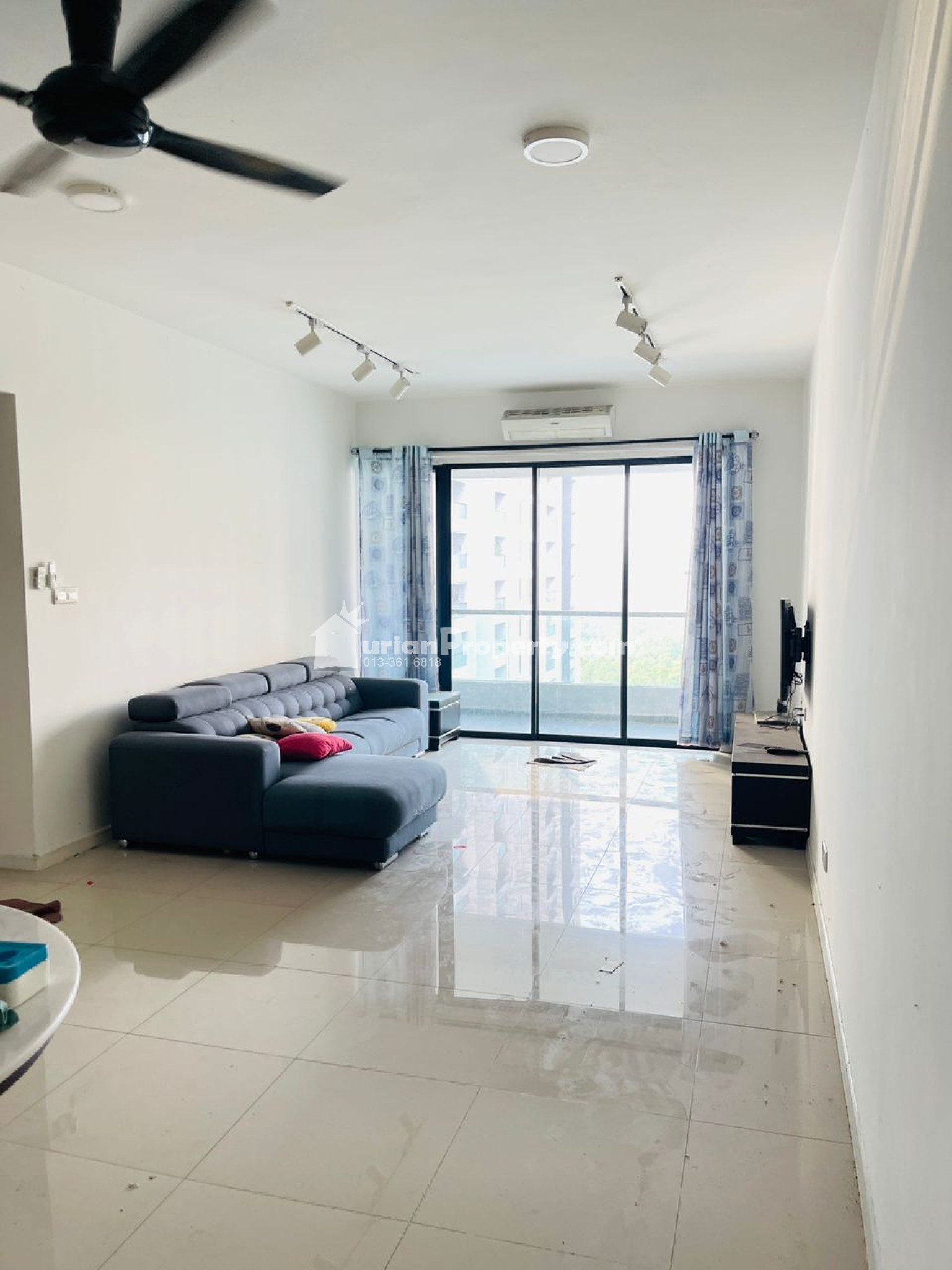 Condo For Sale at Paragon 3