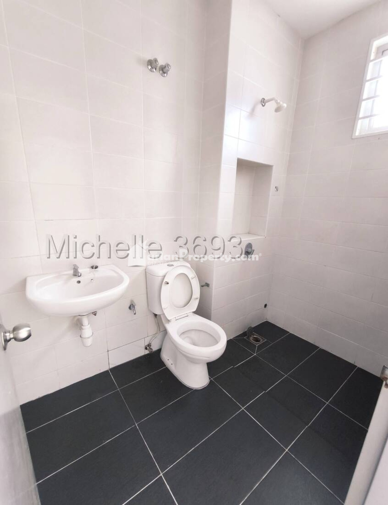 Terrace House For Sale at Chimes
