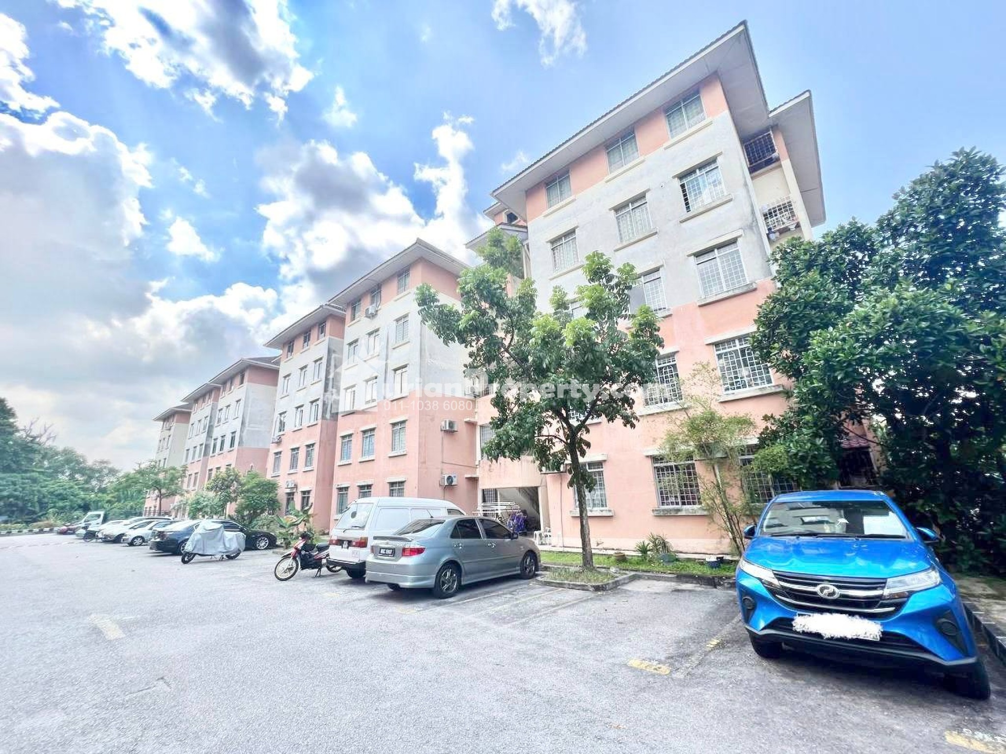 Apartment For Auction at Taman Kinrara