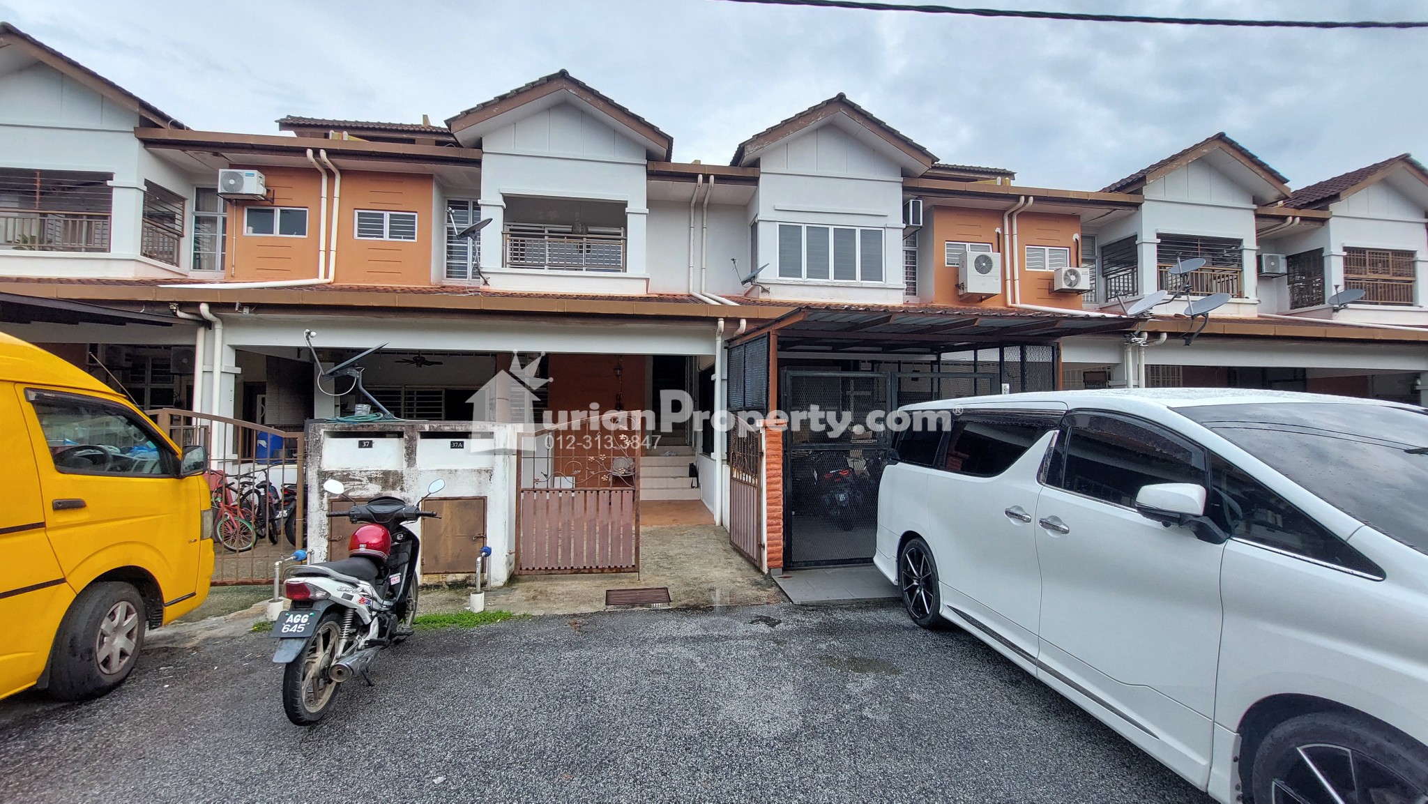 Townhouse For Sale at Taman Seri Alam