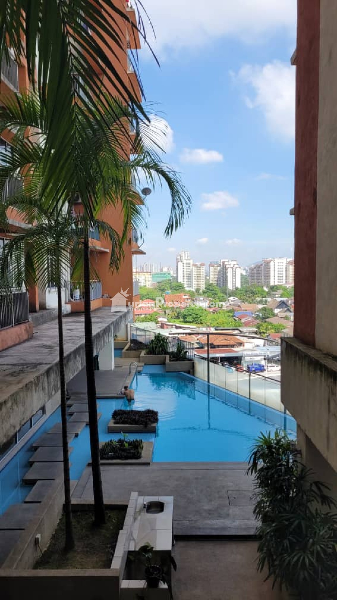 Condo For Sale at Diamond Regency