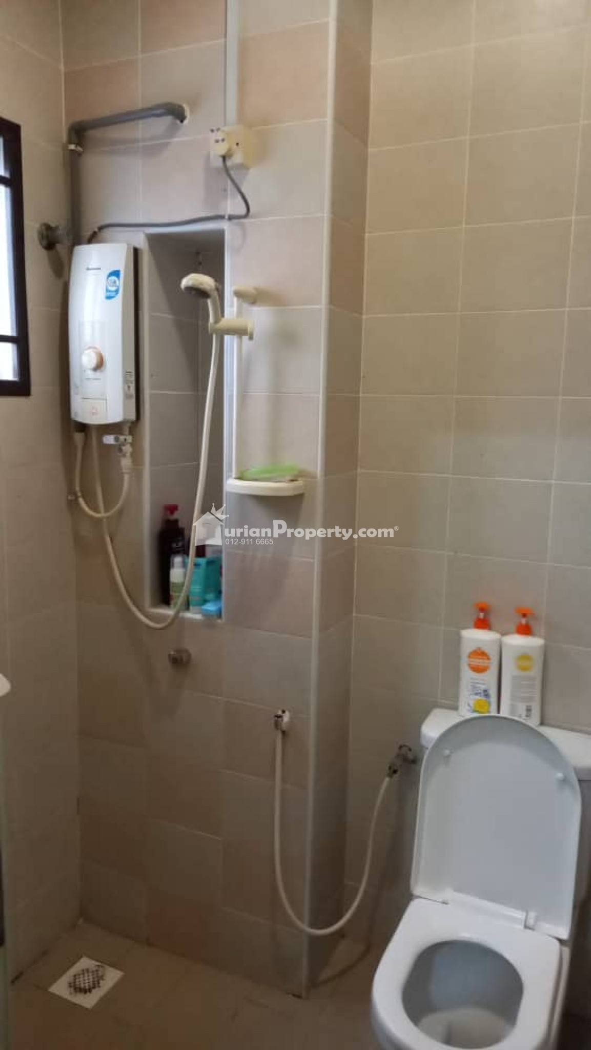 Terrace House Room for Rent at Indah 11
