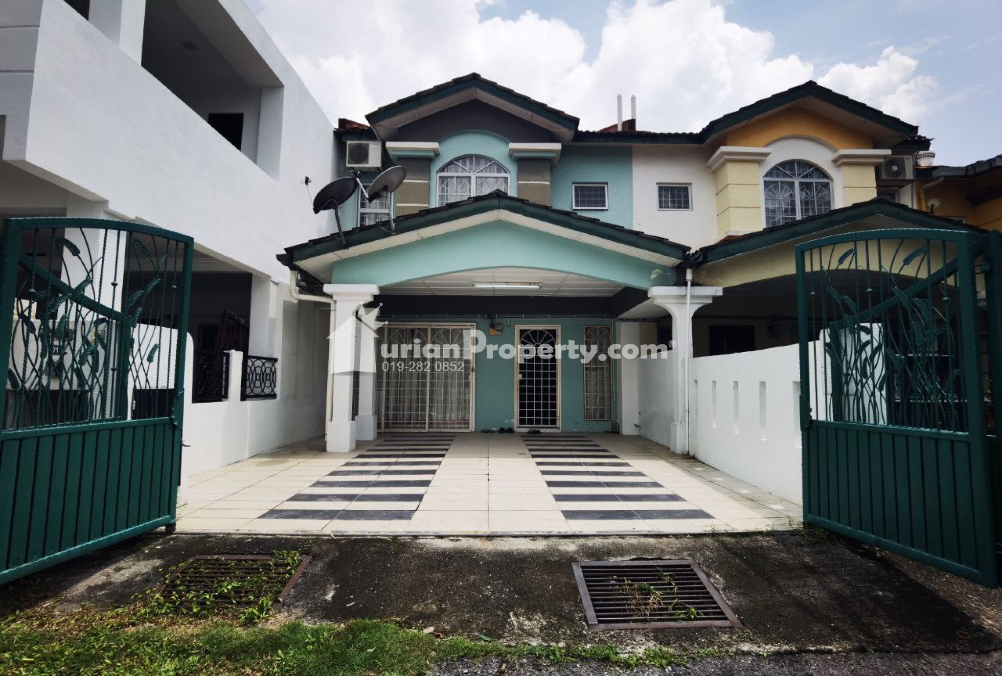 Terrace House For Sale at Section 8