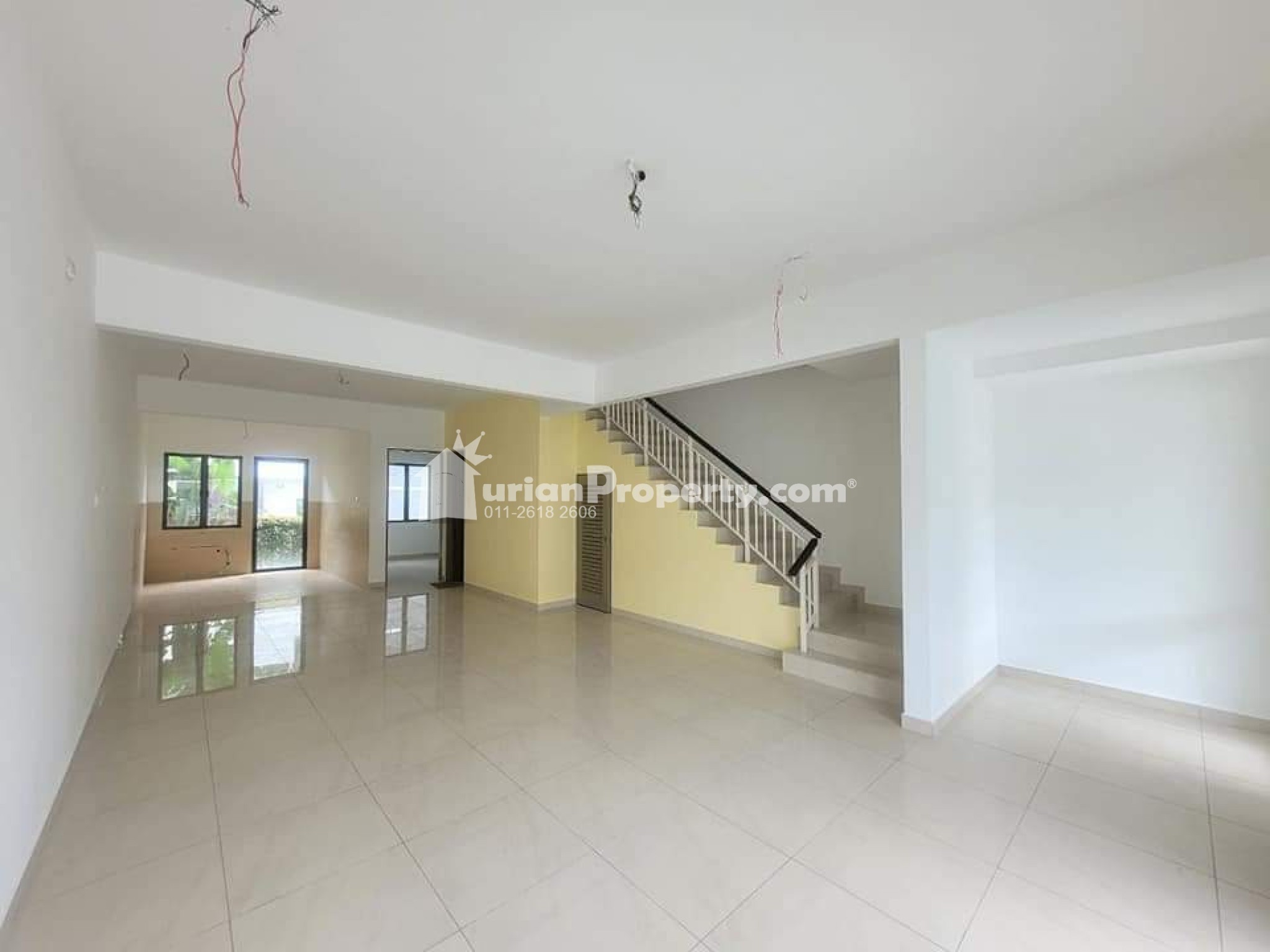 Terrace House For Sale at Diamond City