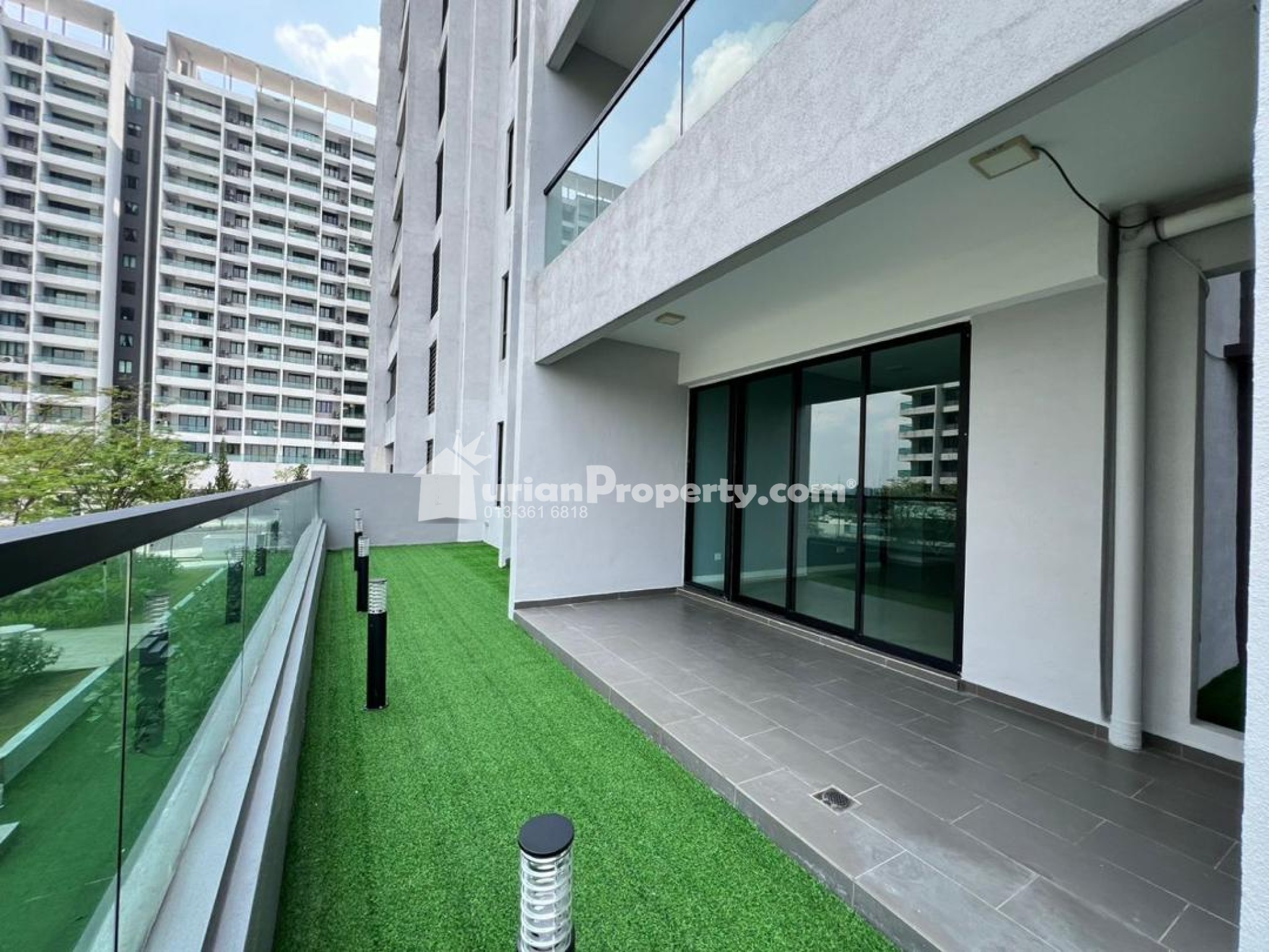 Condo For Sale at Paragon 3