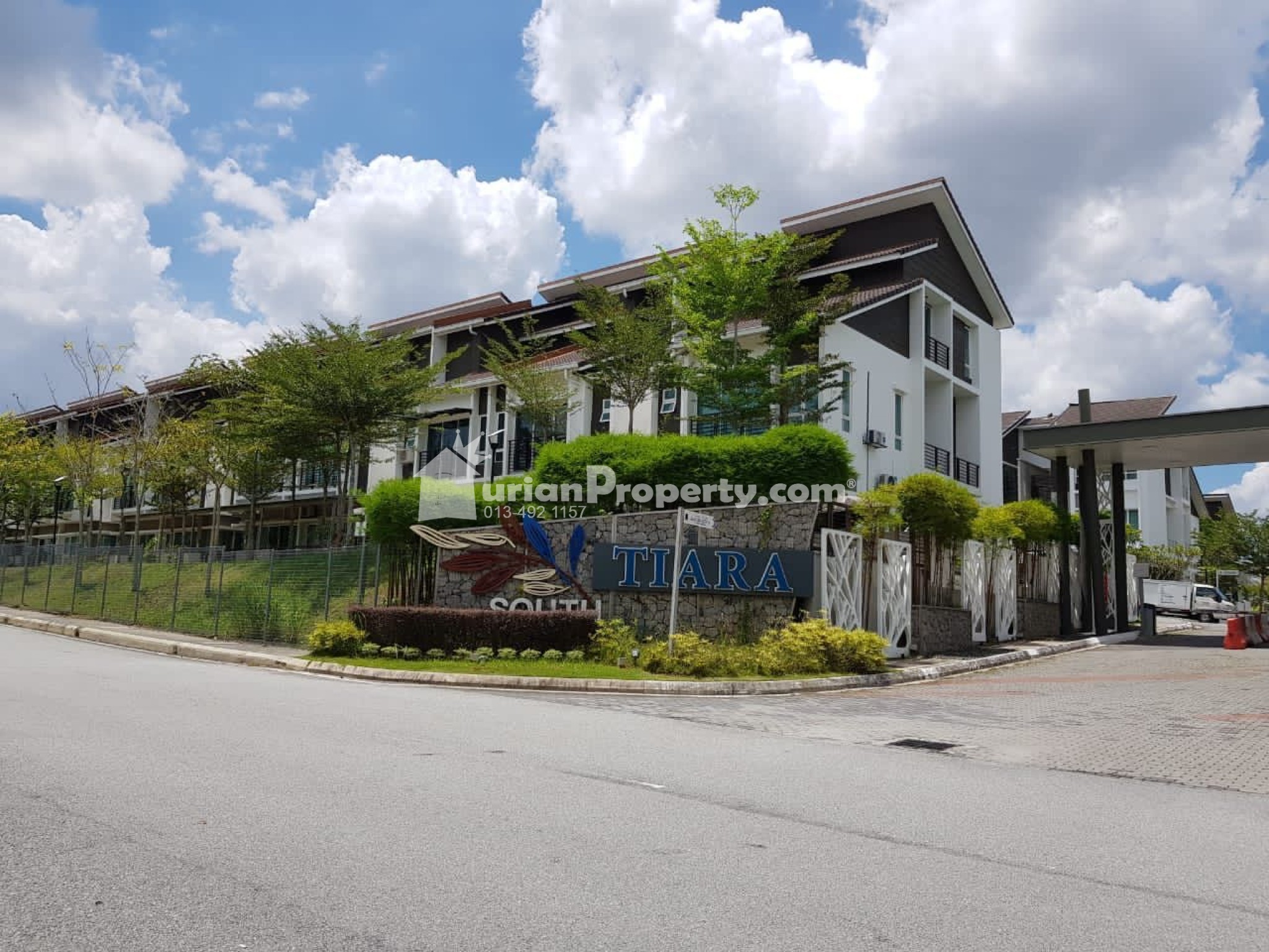 Terrace House For Rent at Tiara South