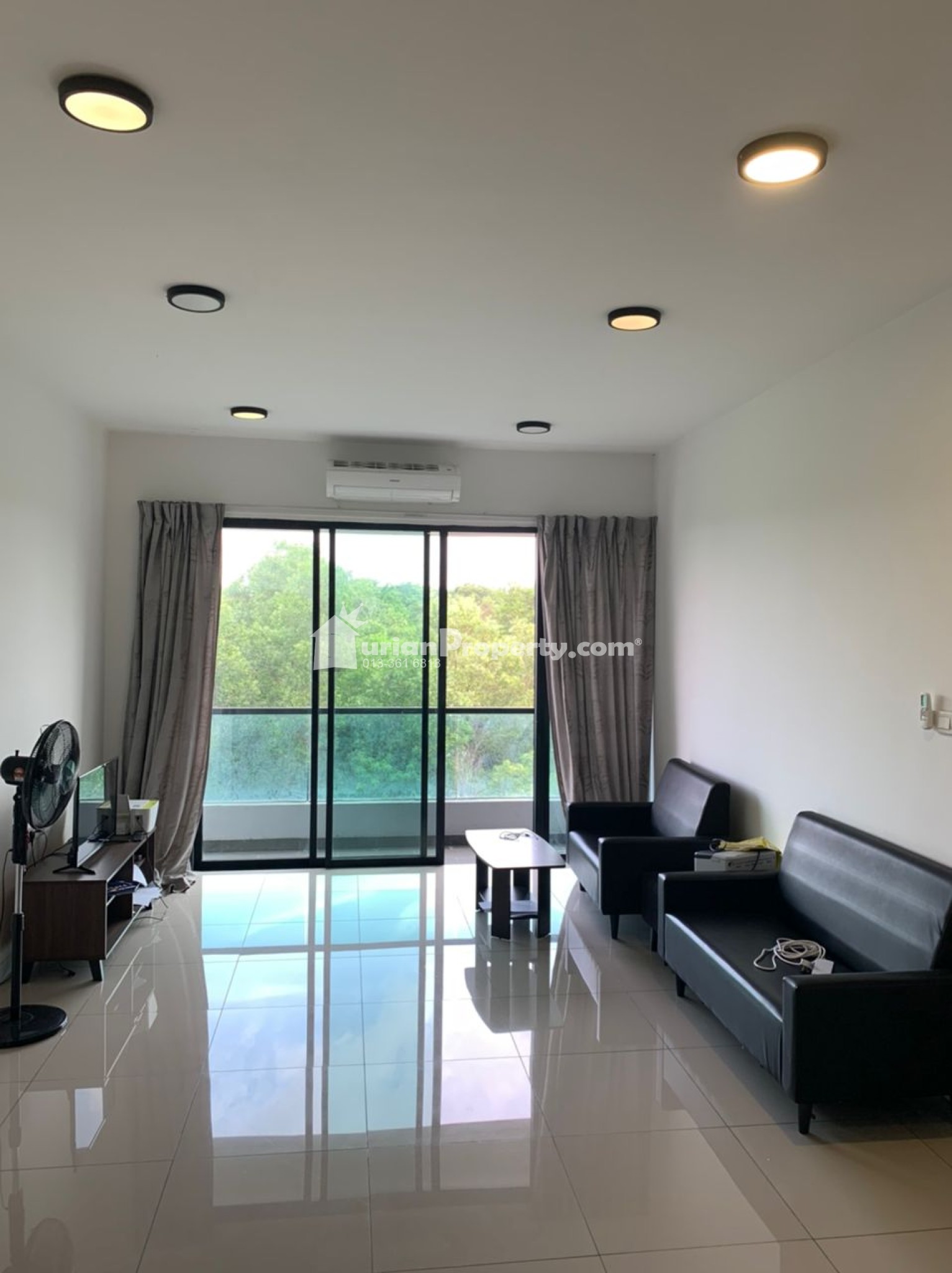 Condo For Sale at Paragon 3