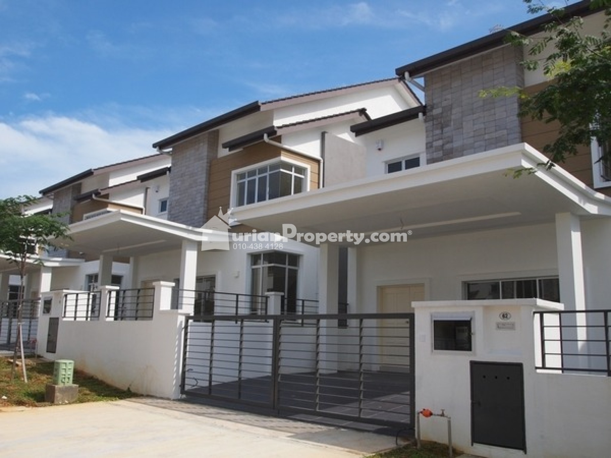 Bungalow House For Sale at Seksyen U10