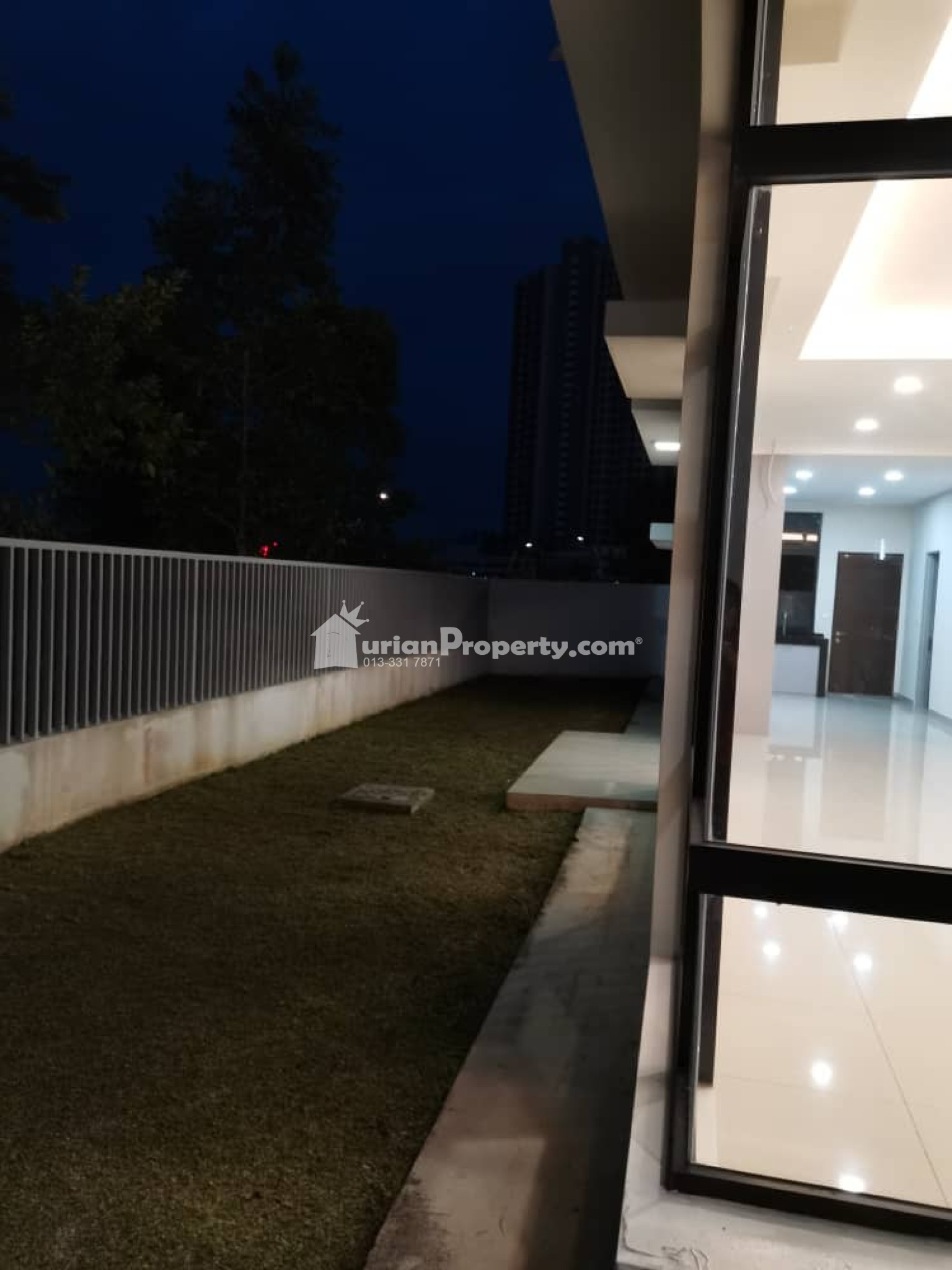 Townhouse For Sale at Avens Residence