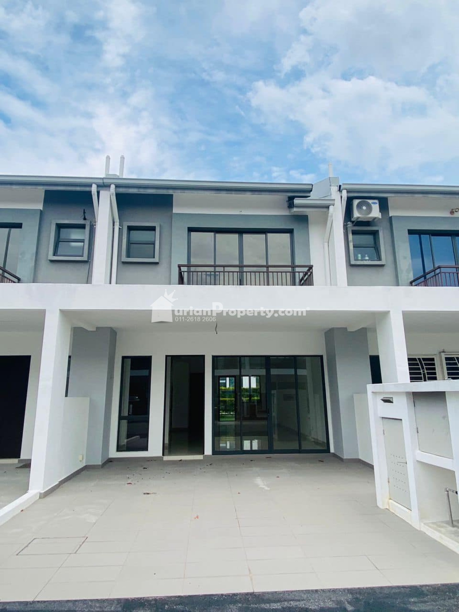 Terrace House For Sale at Diamond City