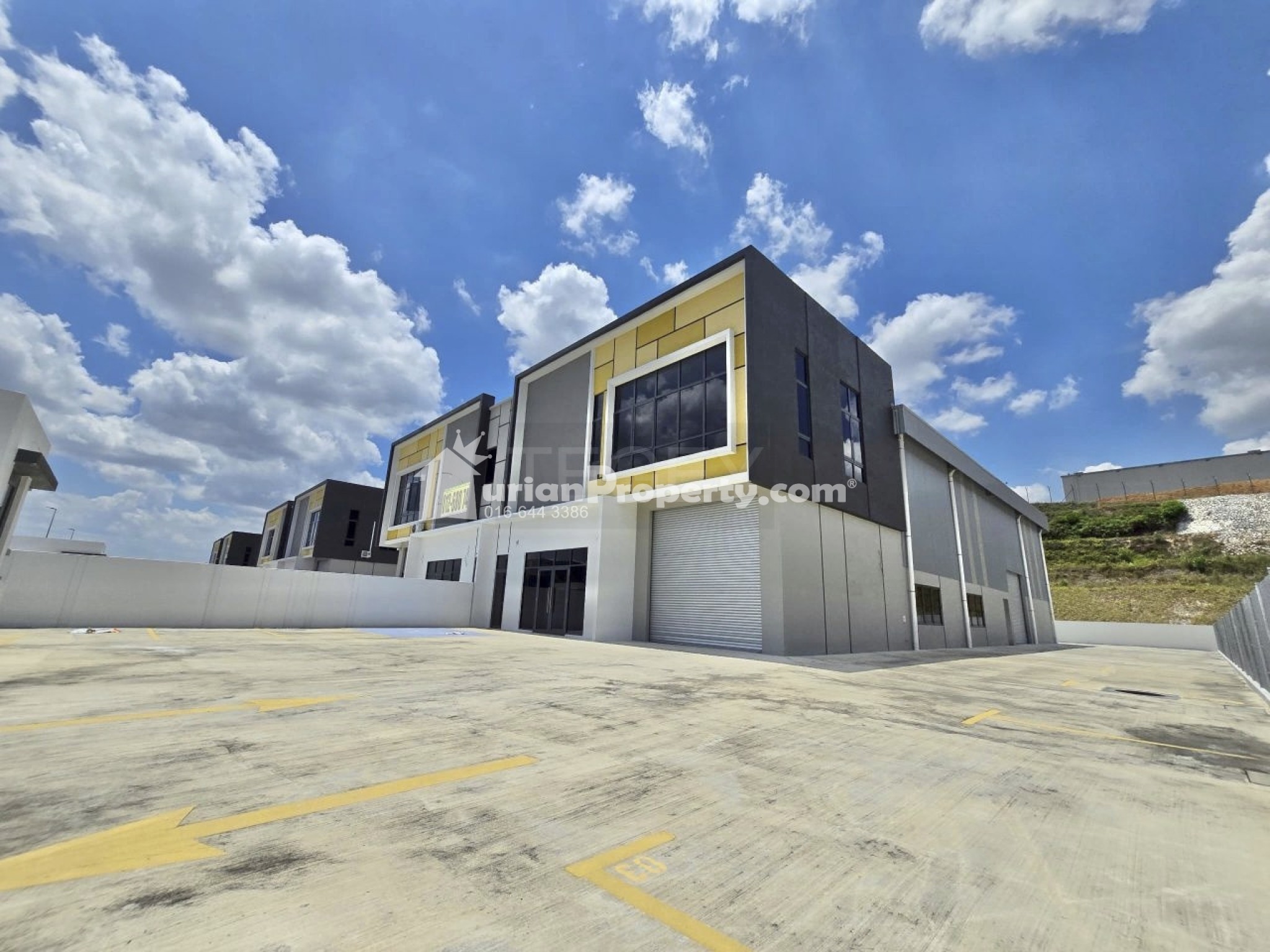 Detached Factory For Rent at Eco Business Park 5