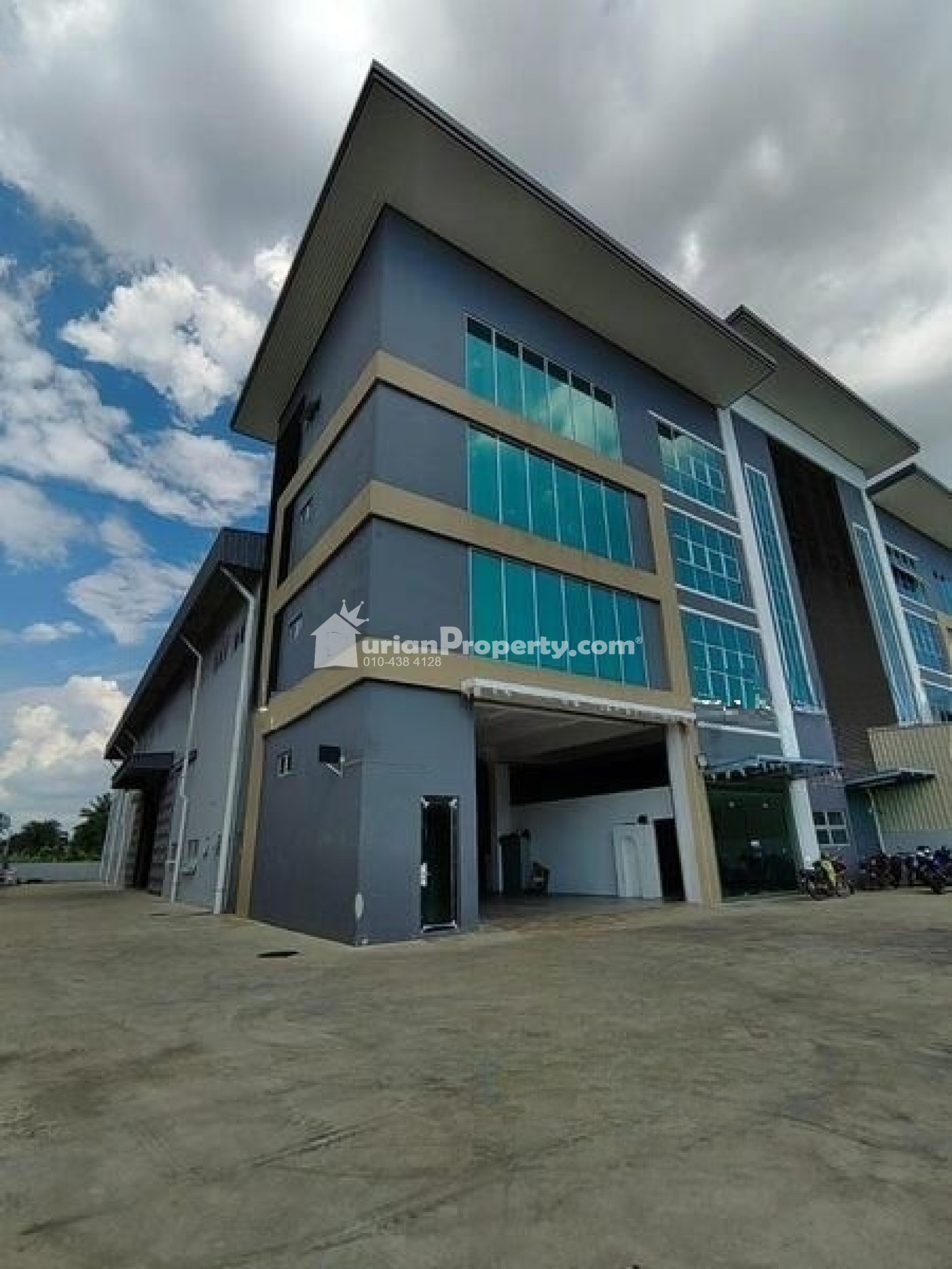 Semi-D Factory For Rent at Meru Industrial Park