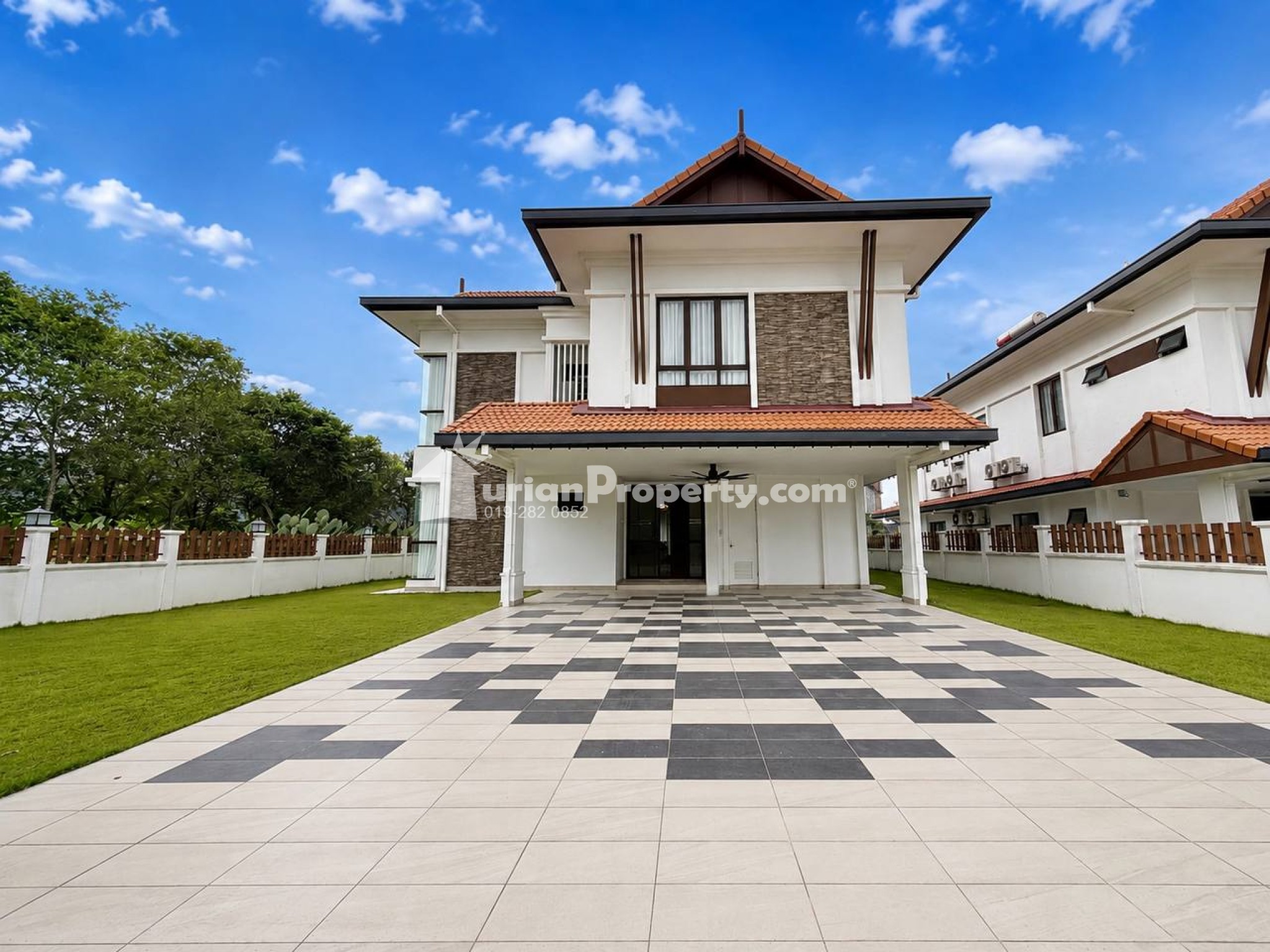 Bungalow House For Sale at Alam Sari