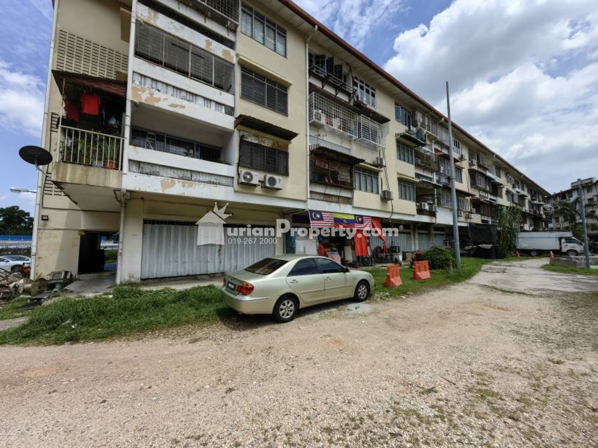 Shop For Sale at Bandar Baru Sri Petaling