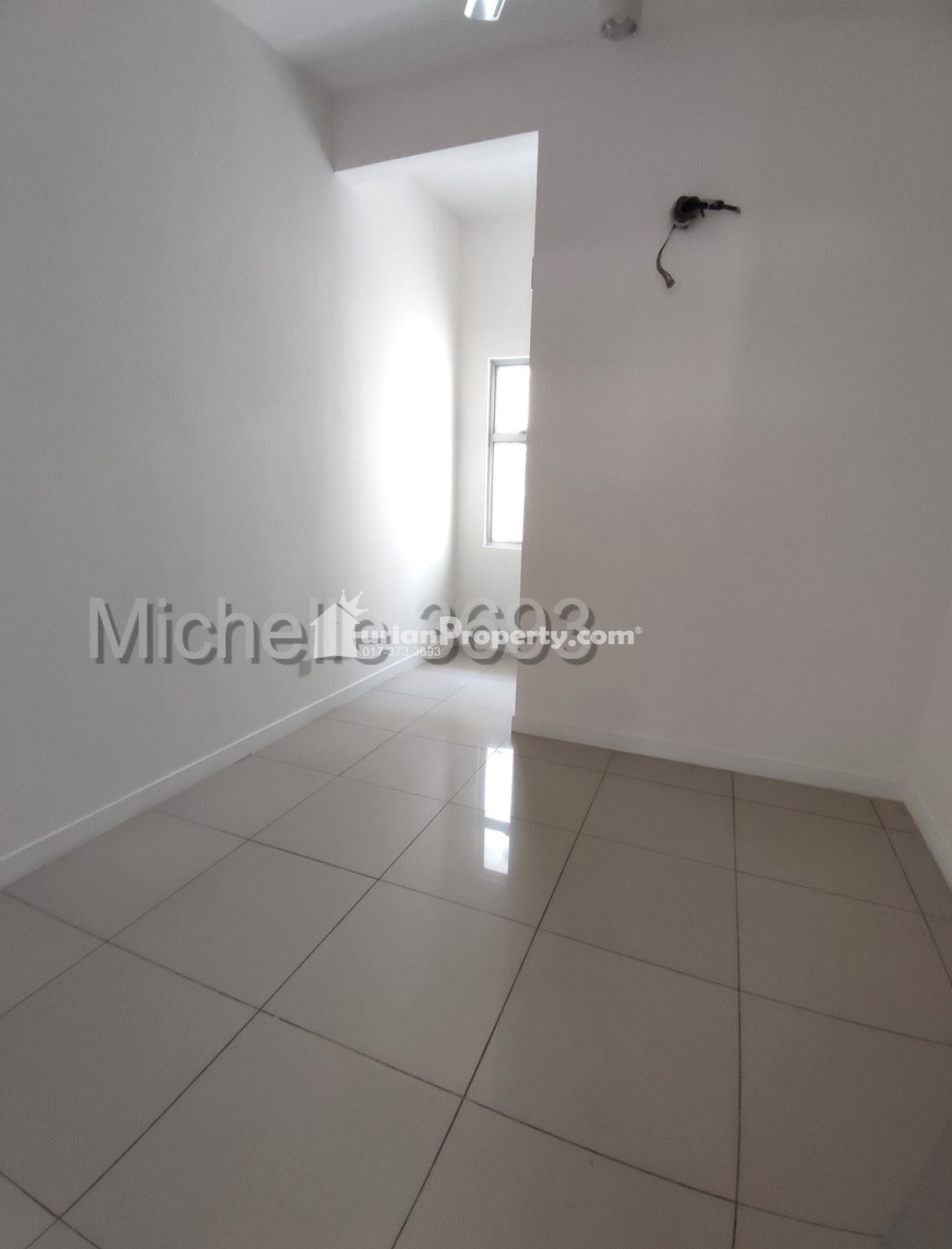 Terrace House For Sale at Chimes