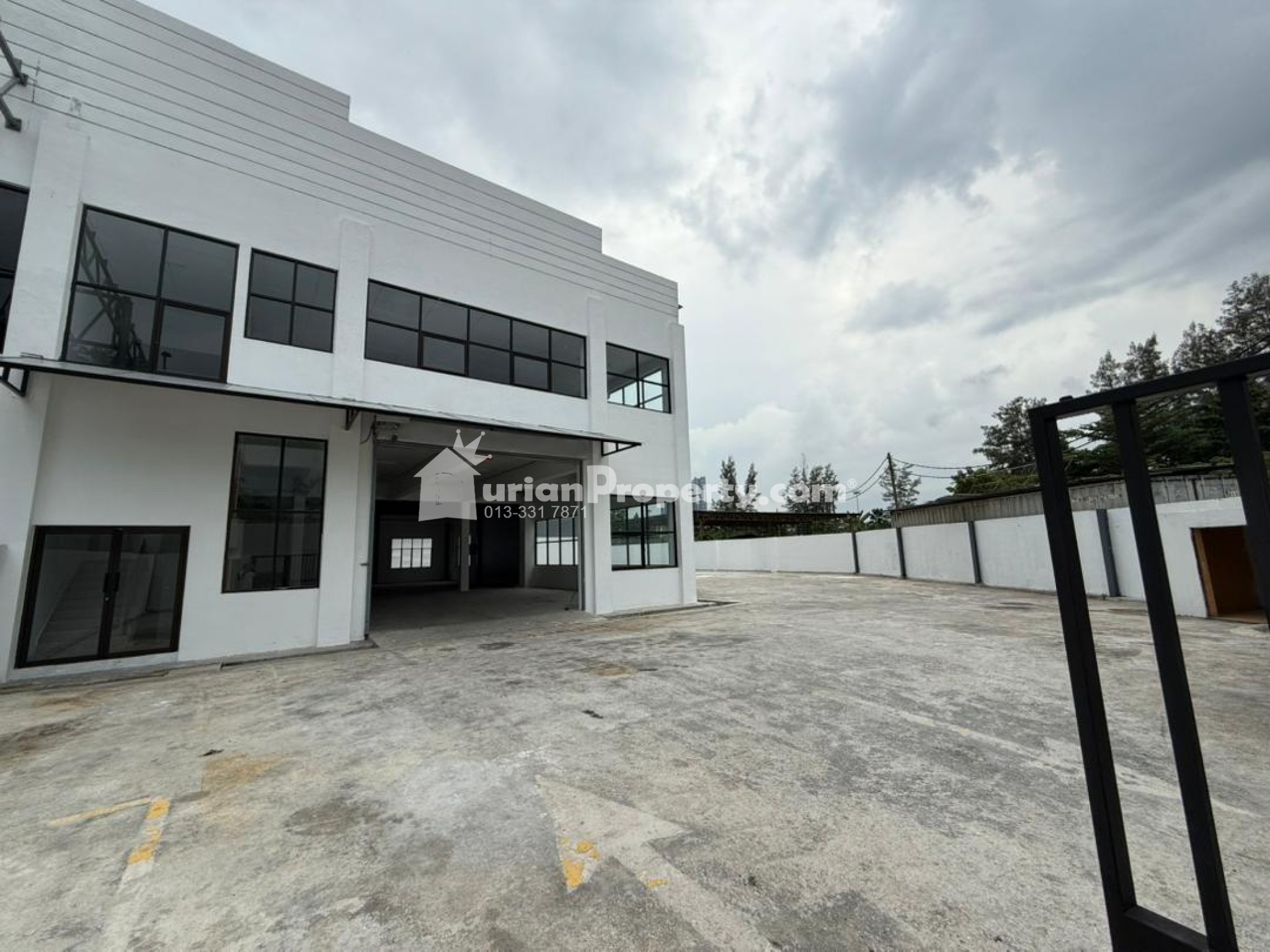 Semi-D Factory For Sale at Taman Taming Jaya