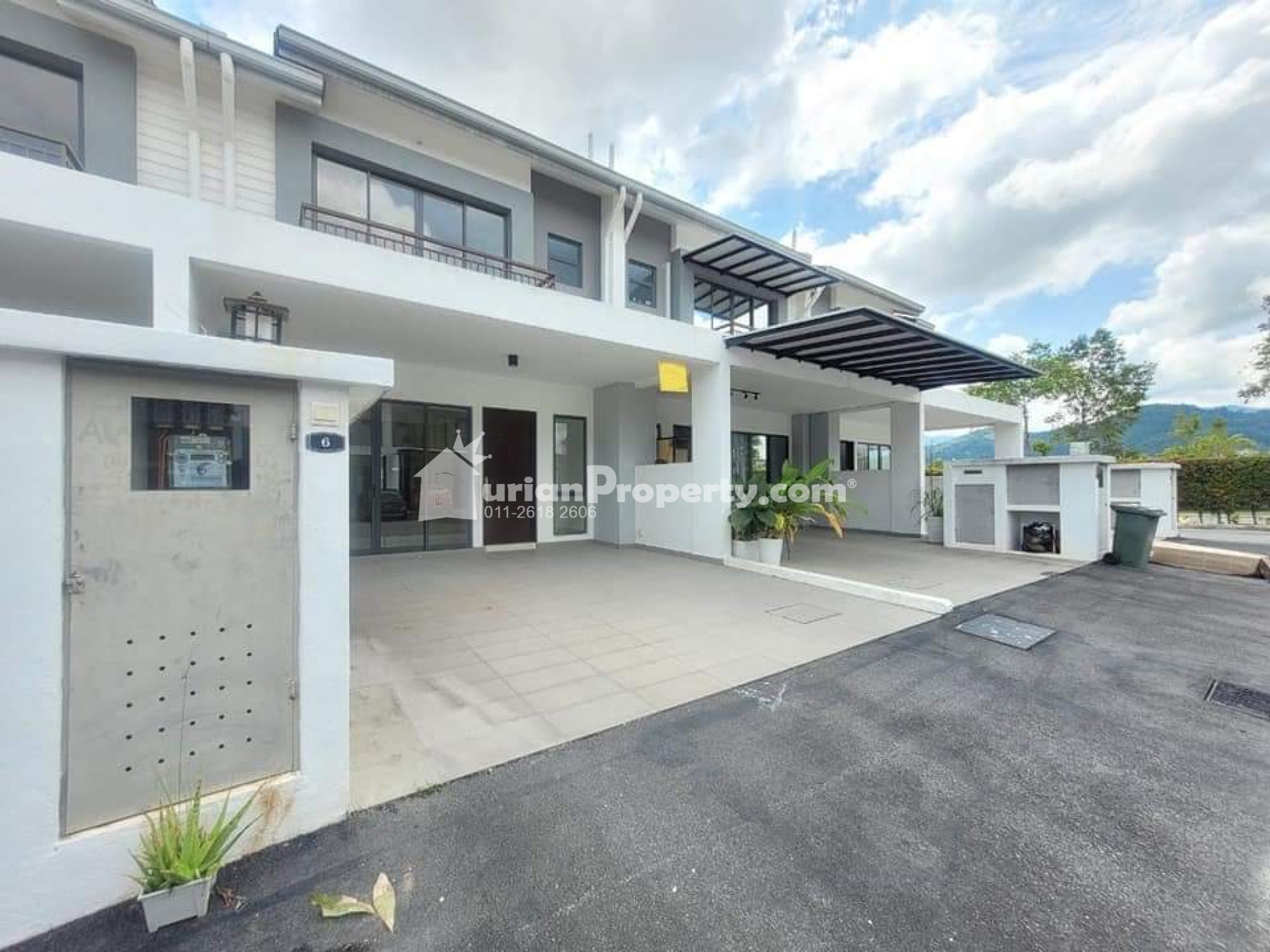 Terrace House For Sale at Diamond City