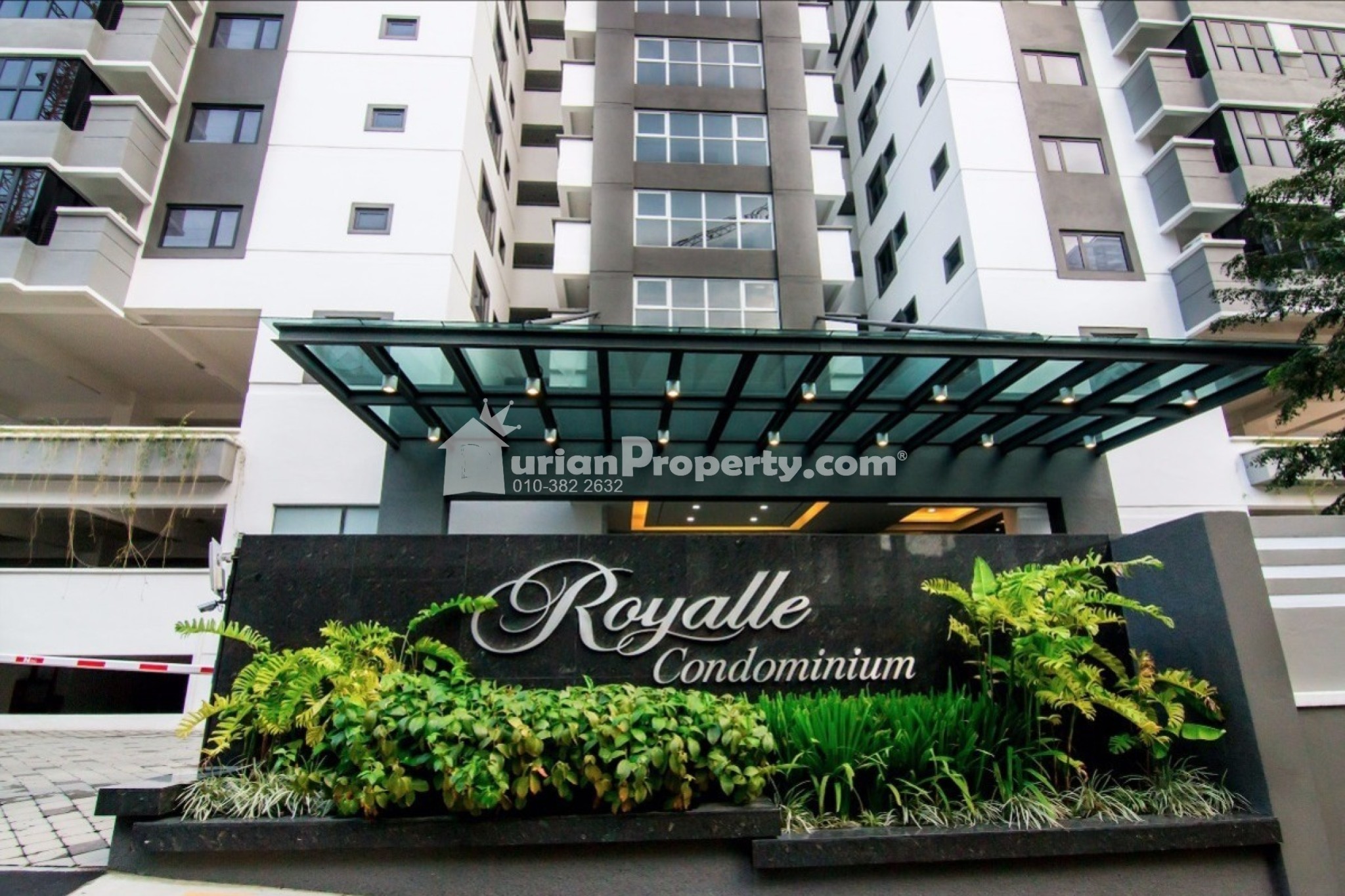 Condo For Sale at Royalle Condominium