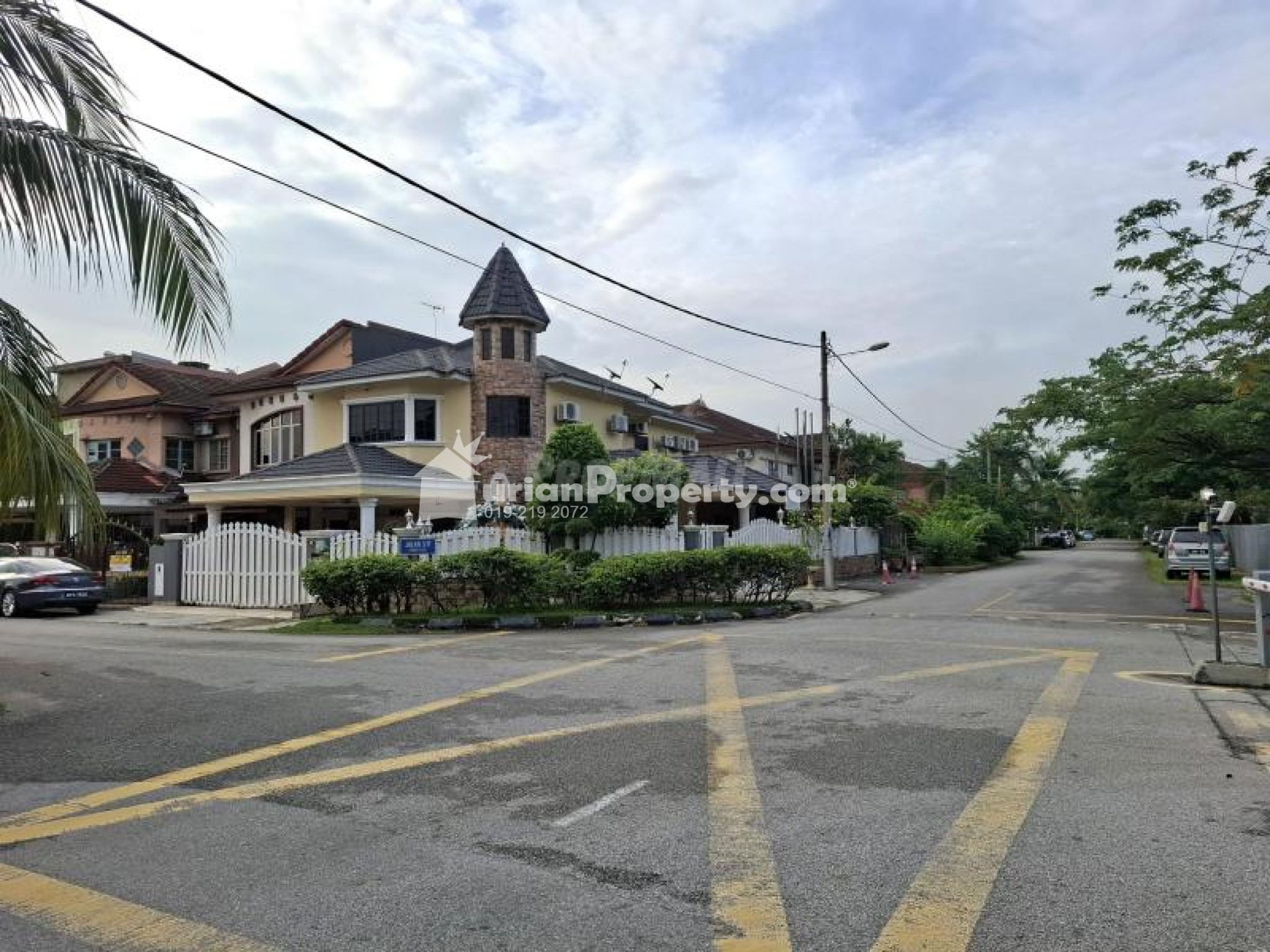 Terrace House For Sale at Section 3