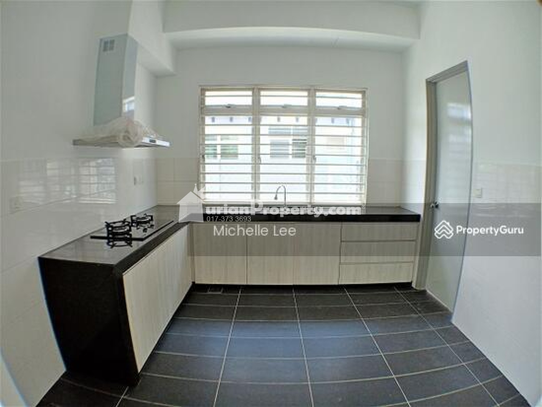Terrace House For Rent at Perennia