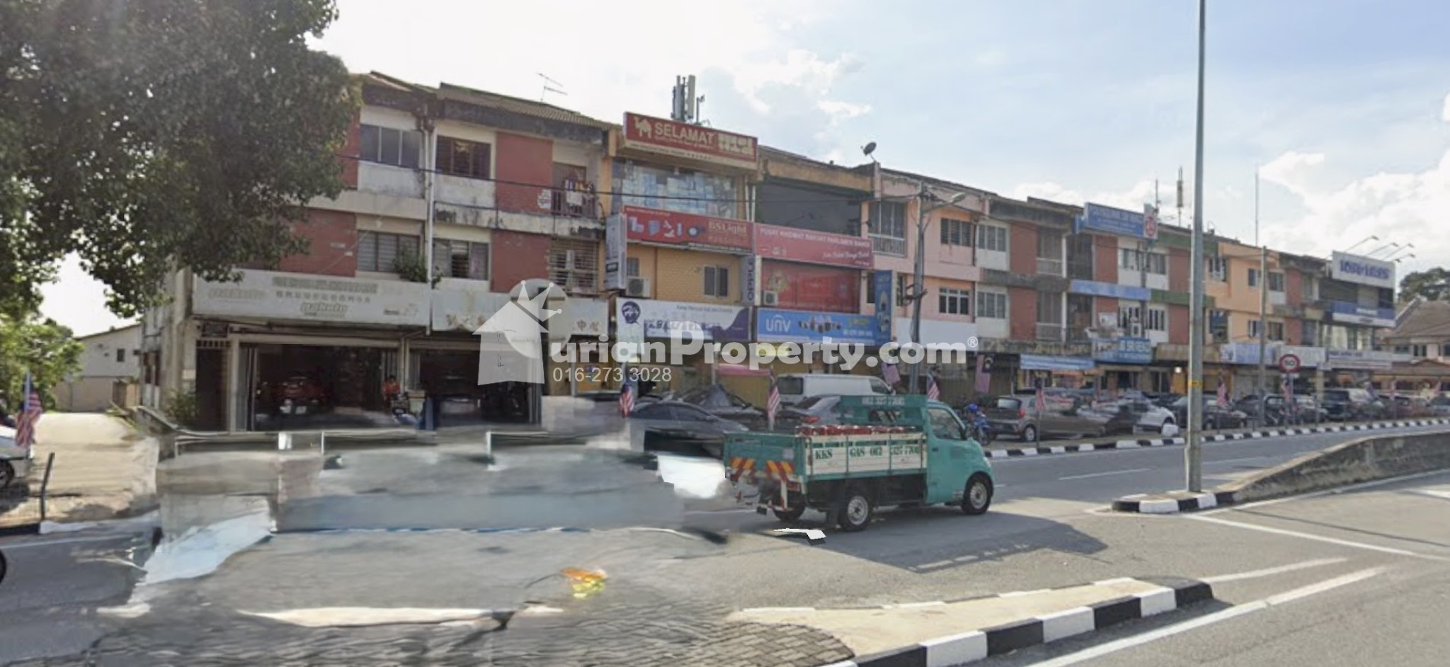 Bungalow House For Rent at Taman Sri Reko