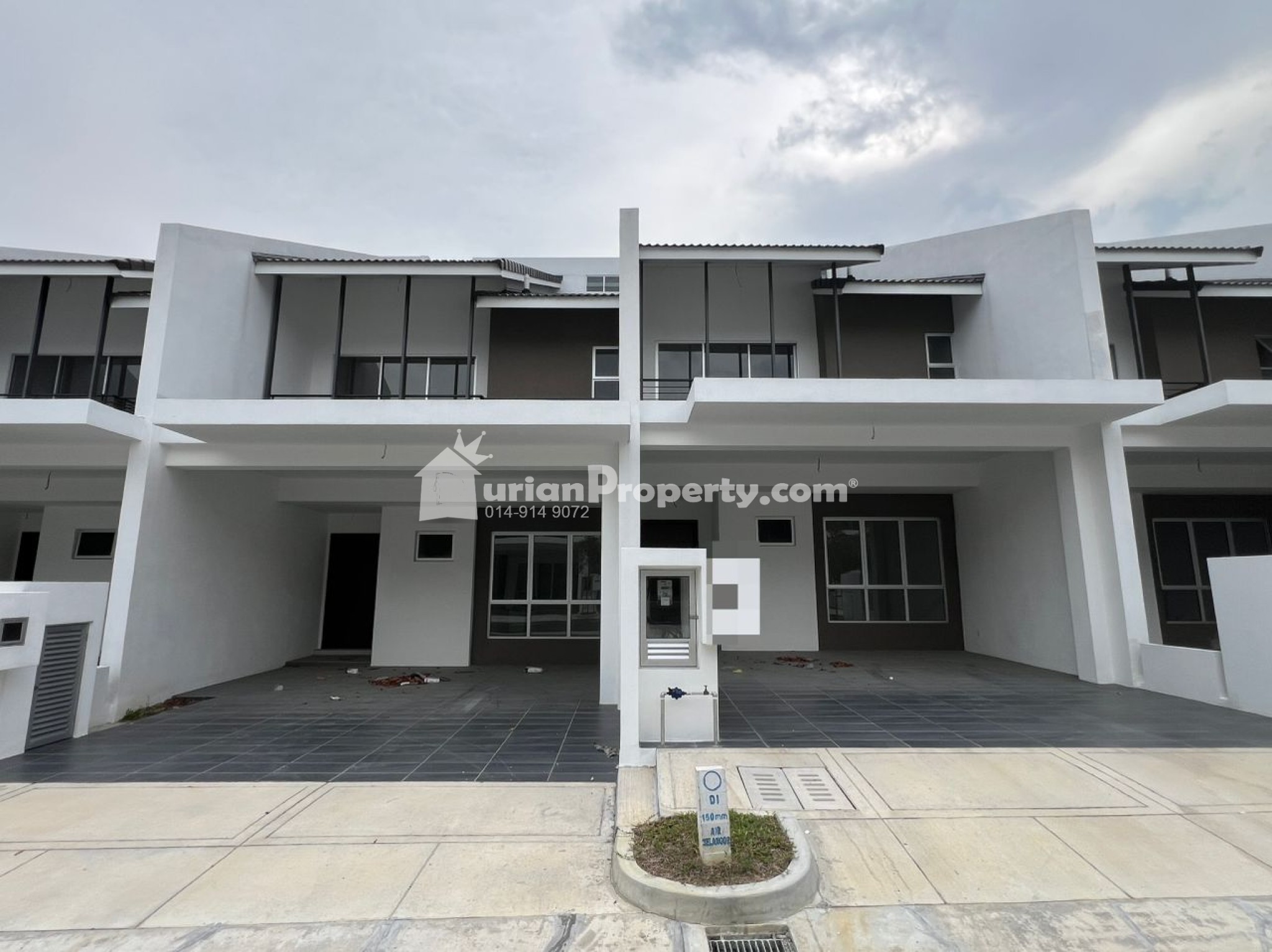 Terrace House For Sale at Tamansari