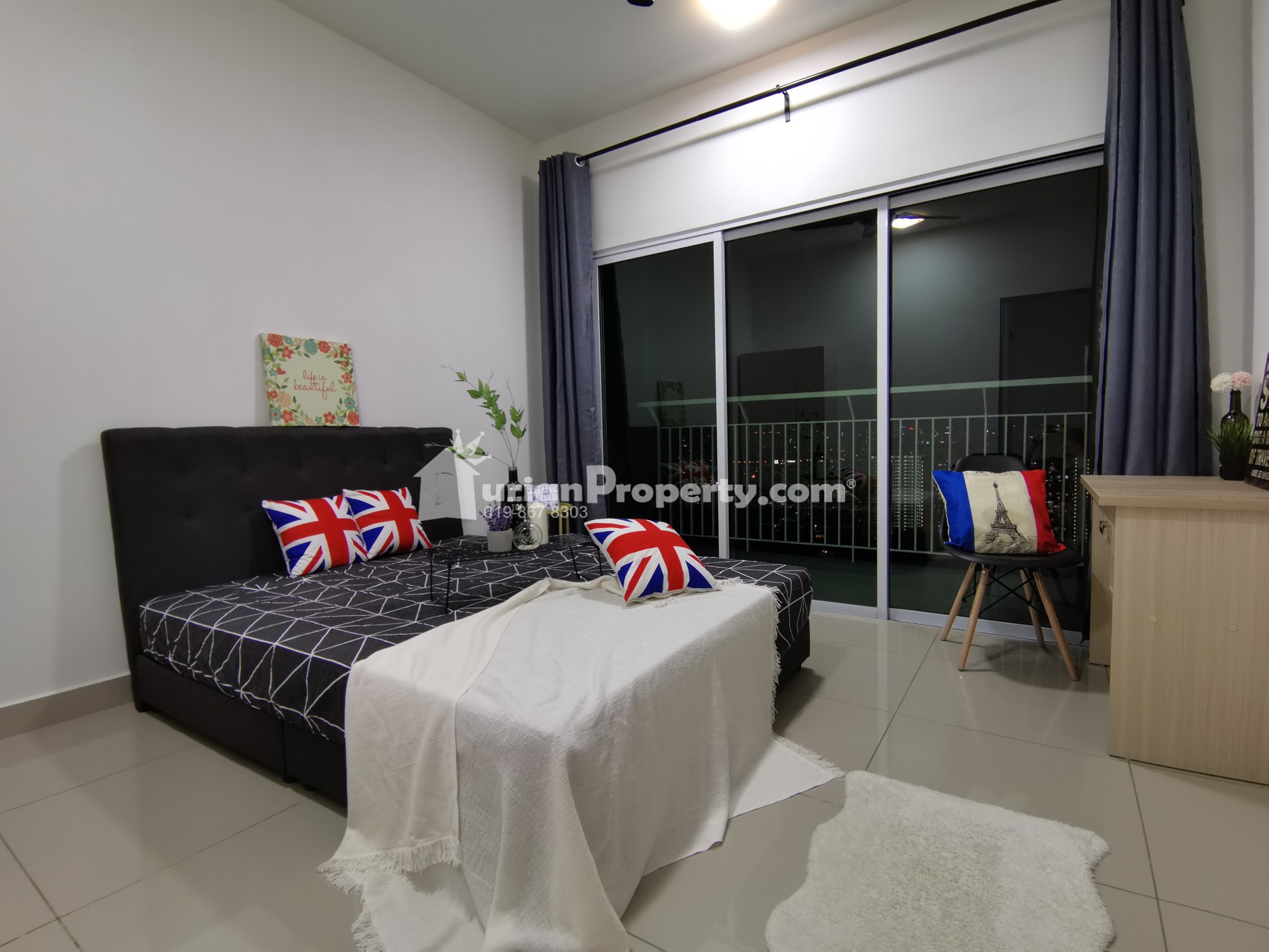 Condo Room for Rent at The Holmes