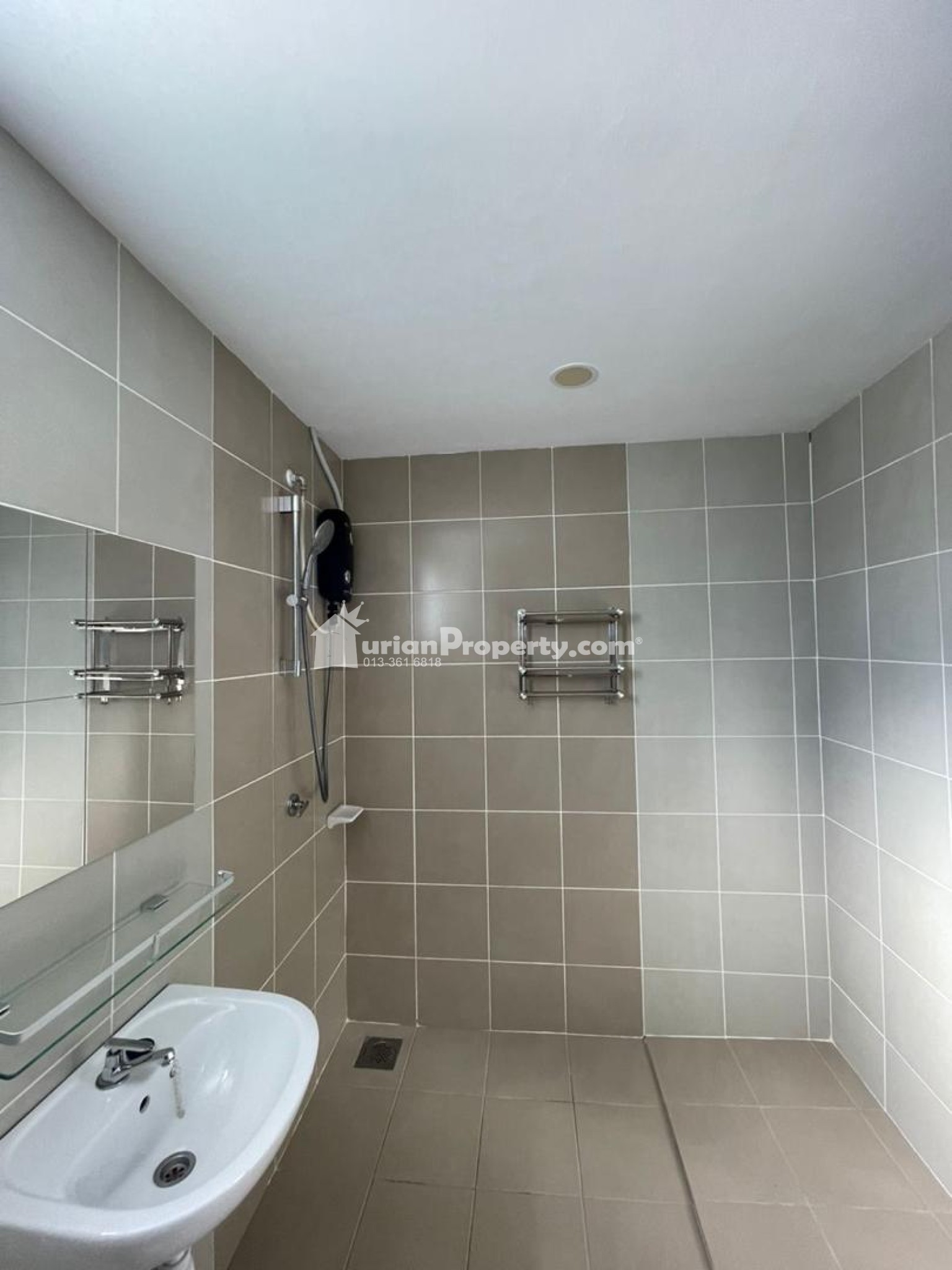 Terrace House For Sale at Irama Perdana @ LBS Alam Perdana