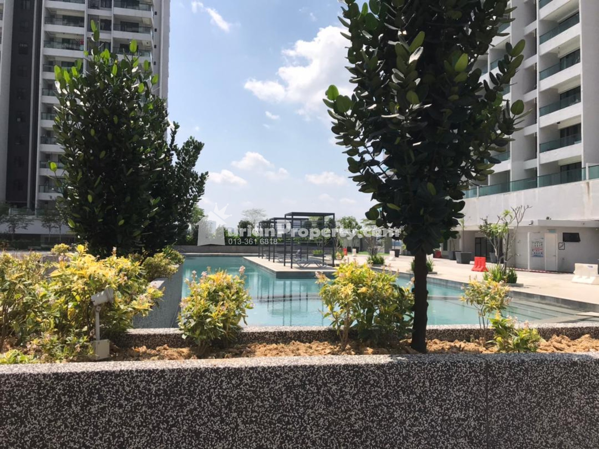 Condo For Sale at Paragon 3