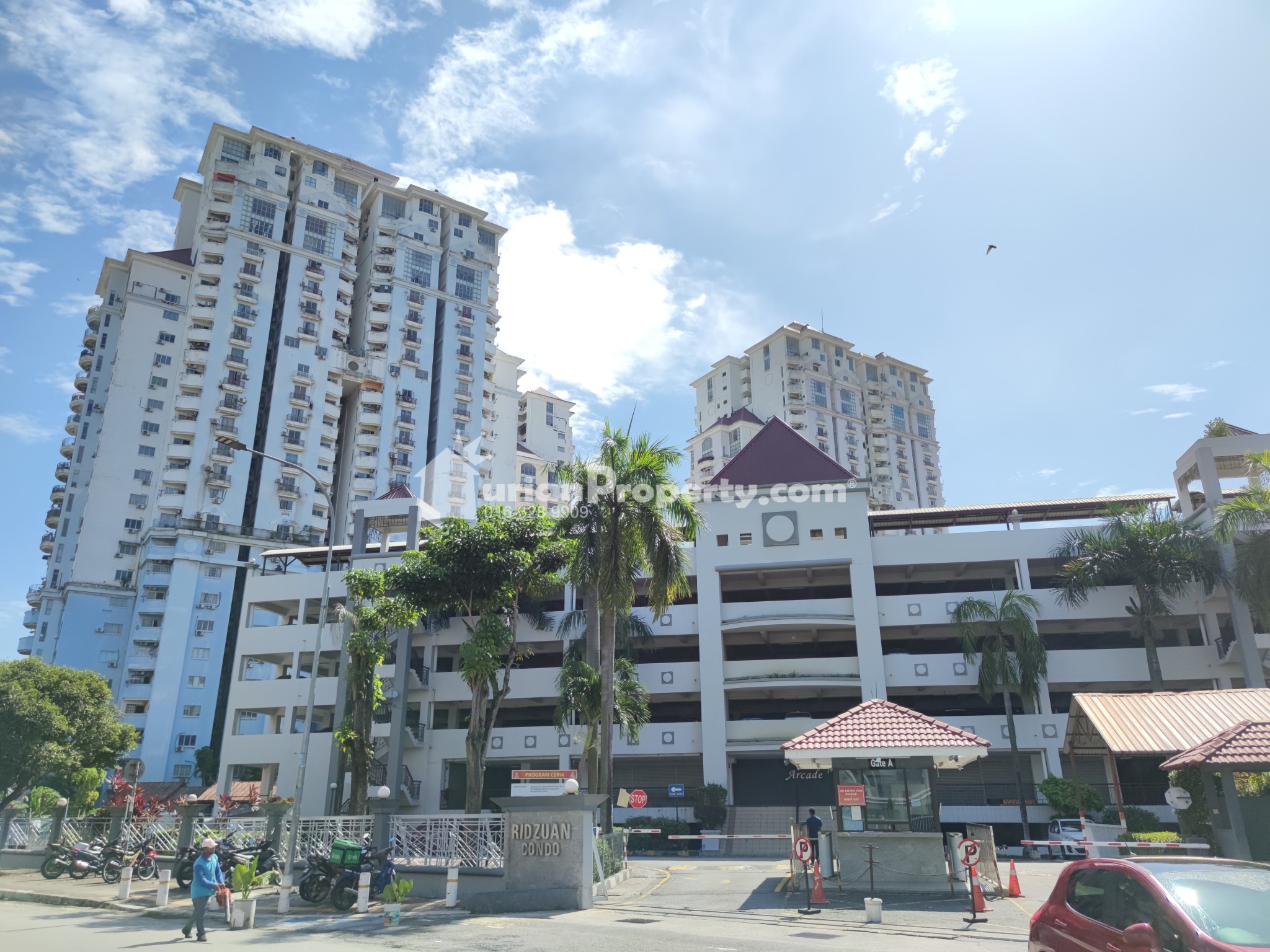 Condo For Sale at Ridzuan Condominium