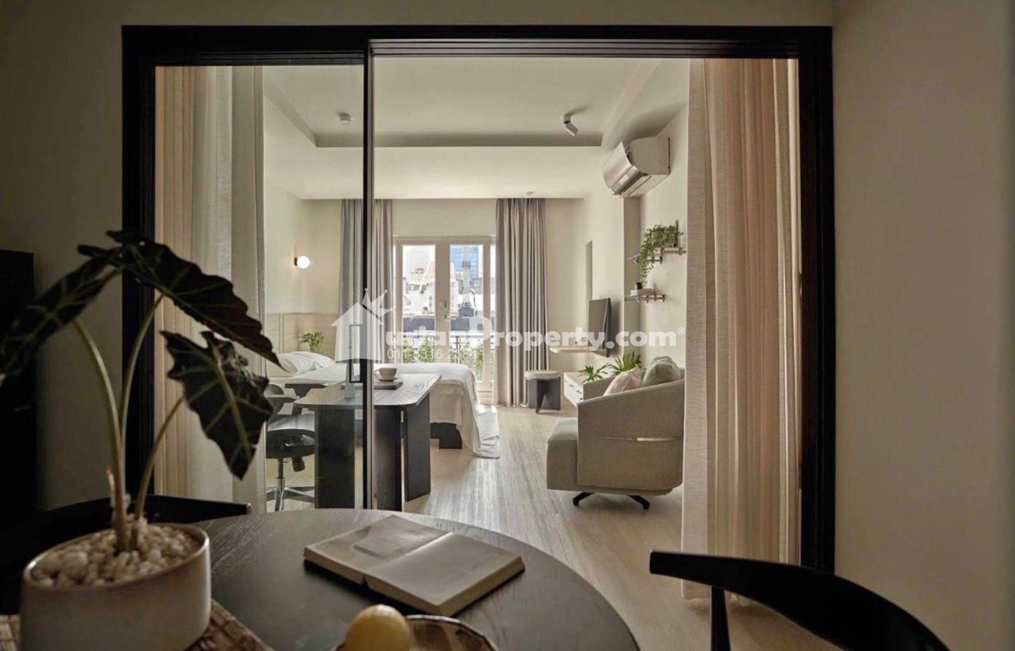 Condo Room for Rent at Aria Luxury Residence