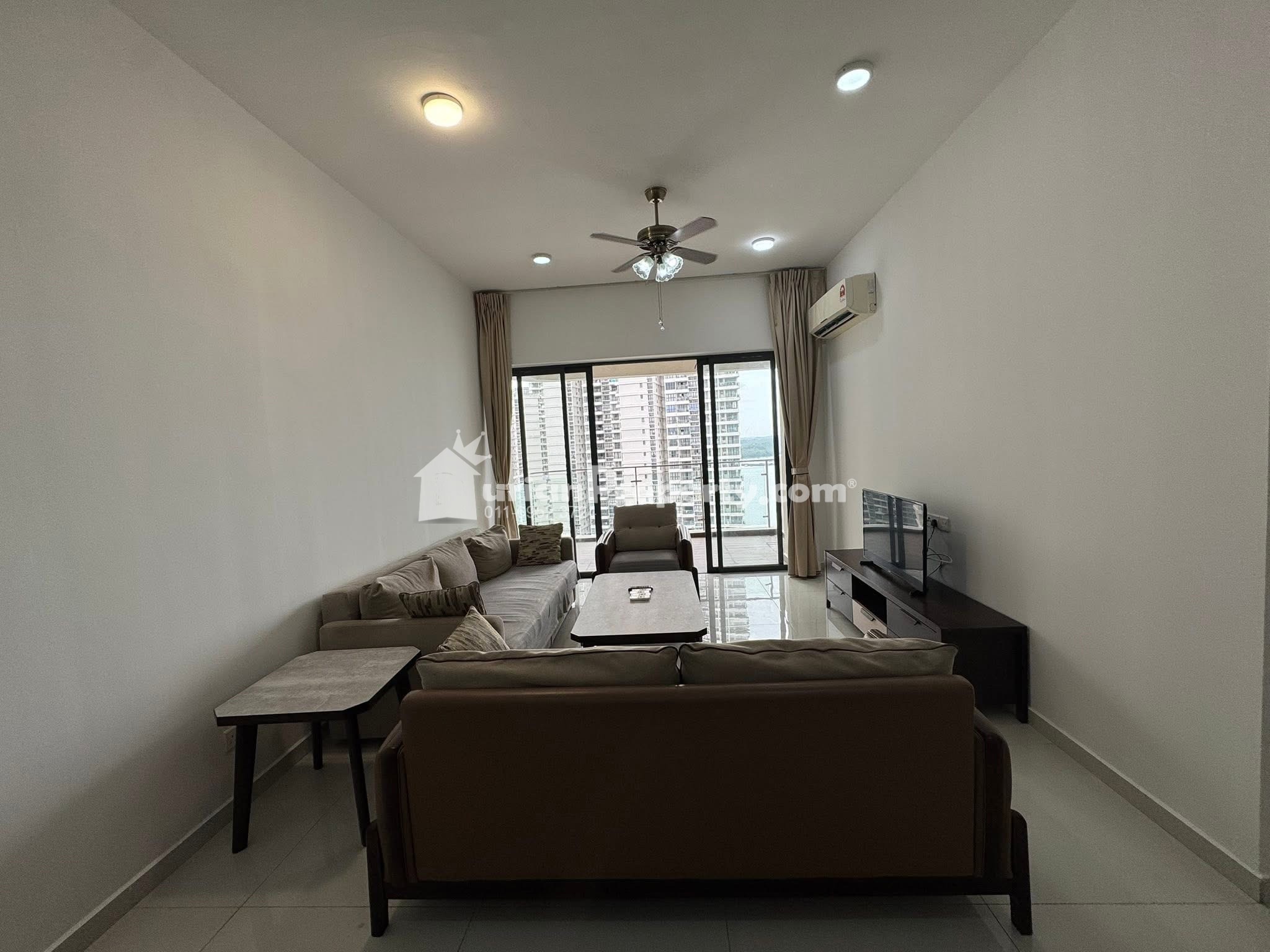 Condo Room for Rent at The Peak Condo