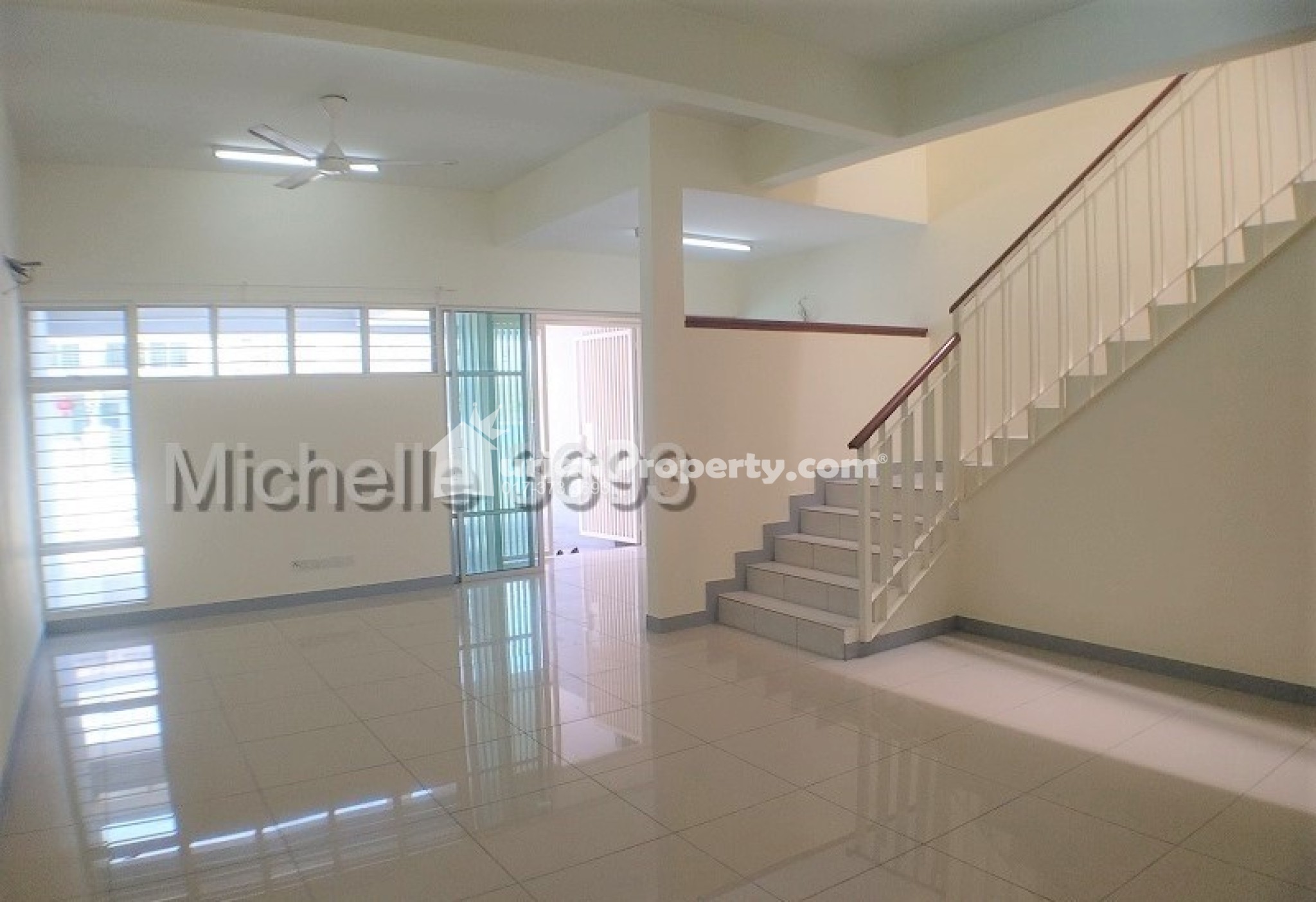 Terrace House For Rent at Chimes