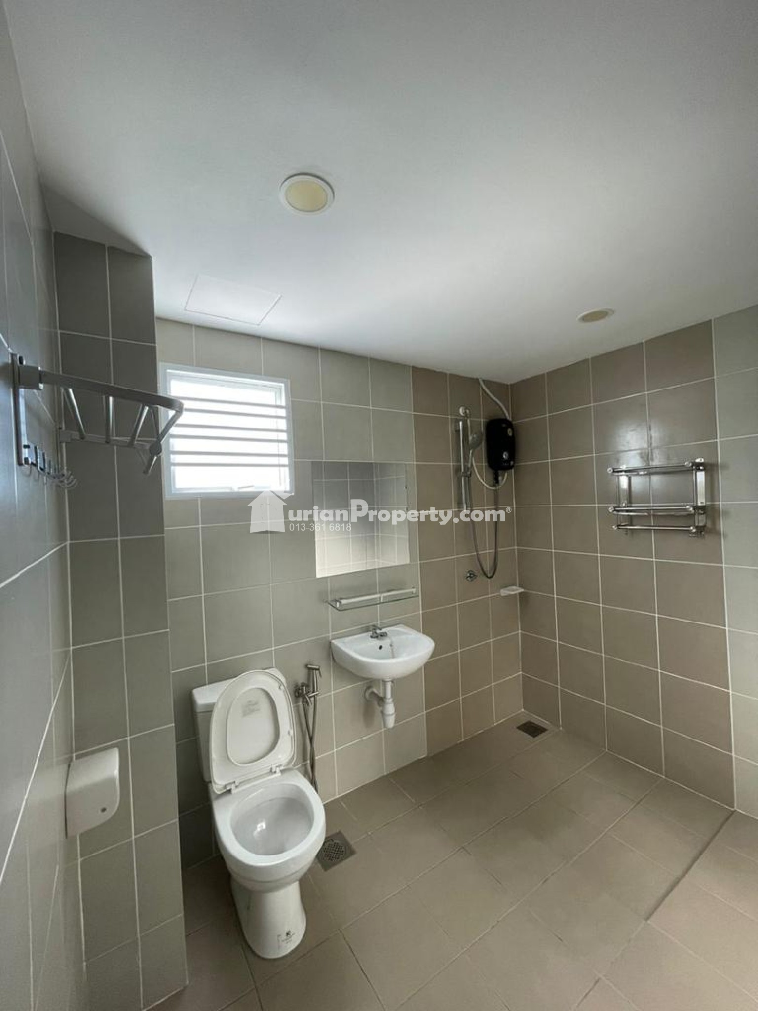Terrace House For Sale at Irama Perdana @ LBS Alam Perdana