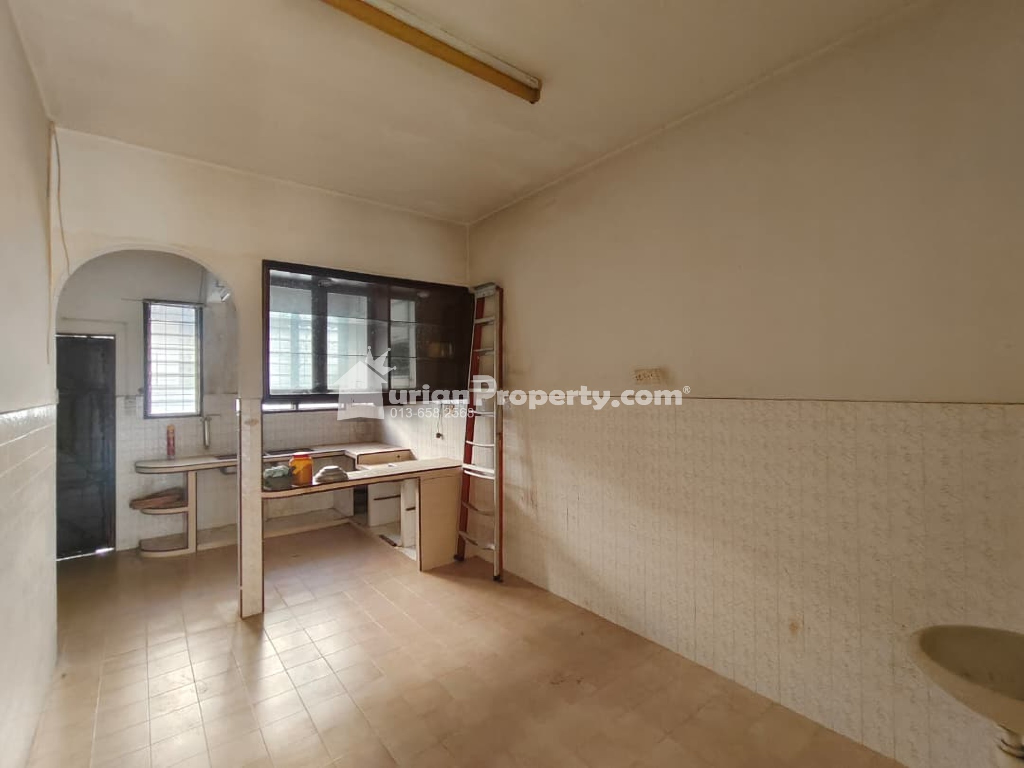 Terrace House For Sale at Island Glades