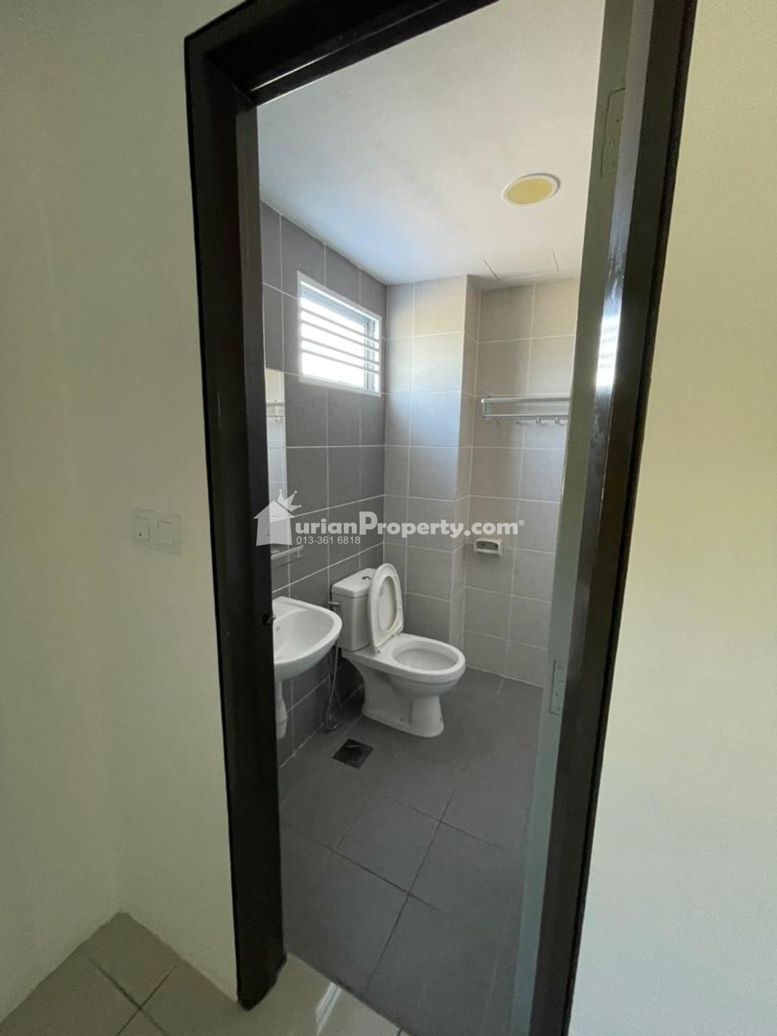 Terrace House For Sale at Irama Perdana @ LBS Alam Perdana
