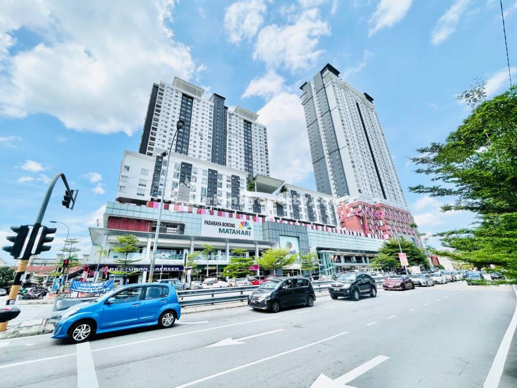 Condo For Sale at Axis Residence