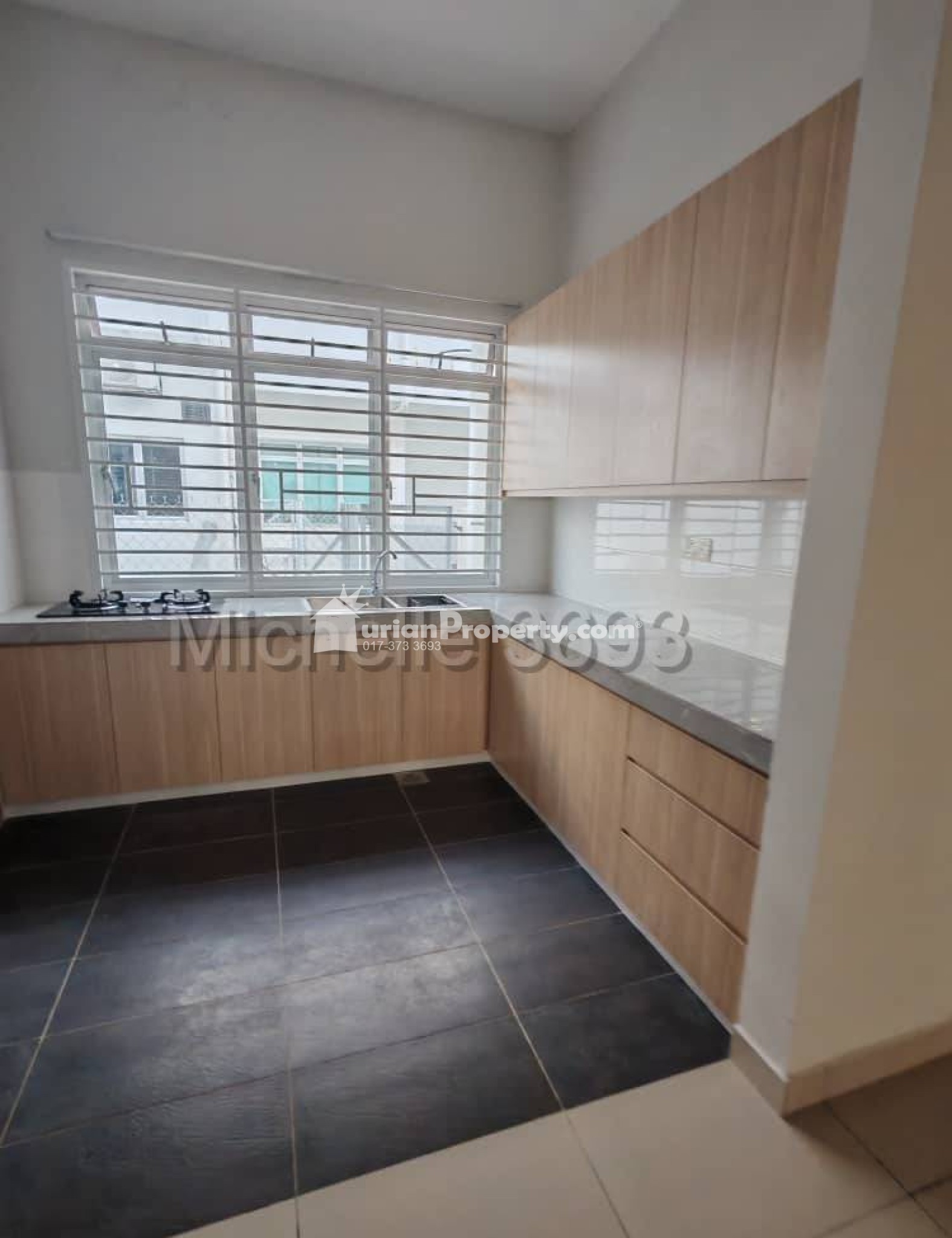 Terrace House For Rent at Perennia