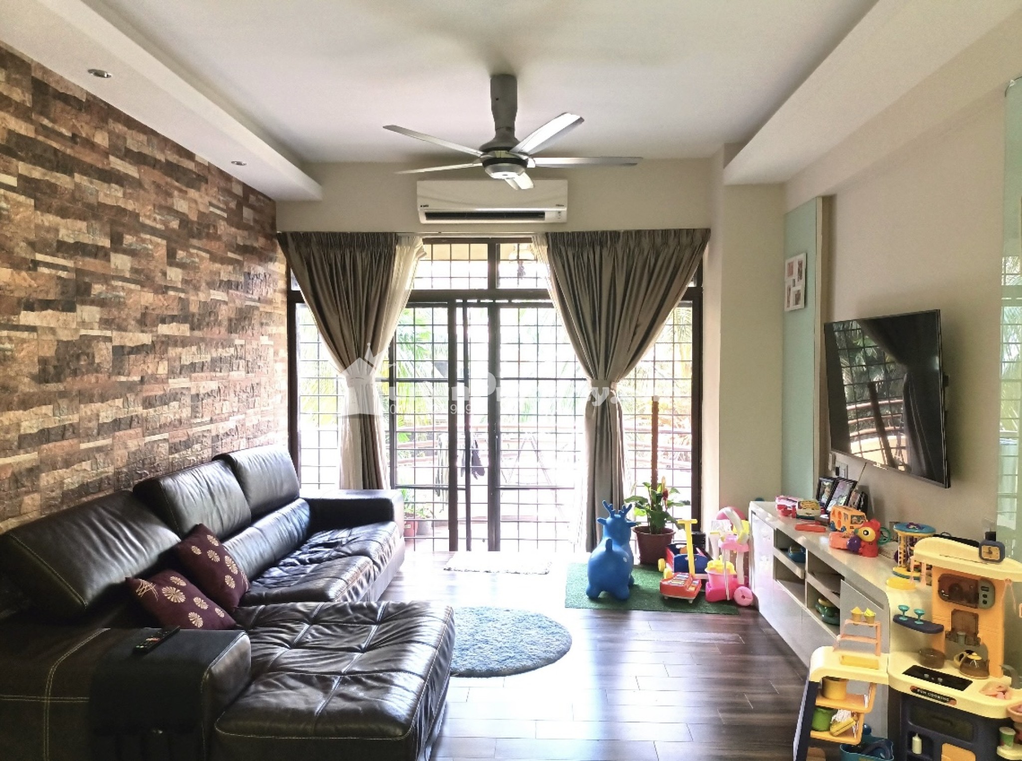 Apartment For Rent at Crescent Bay Suites