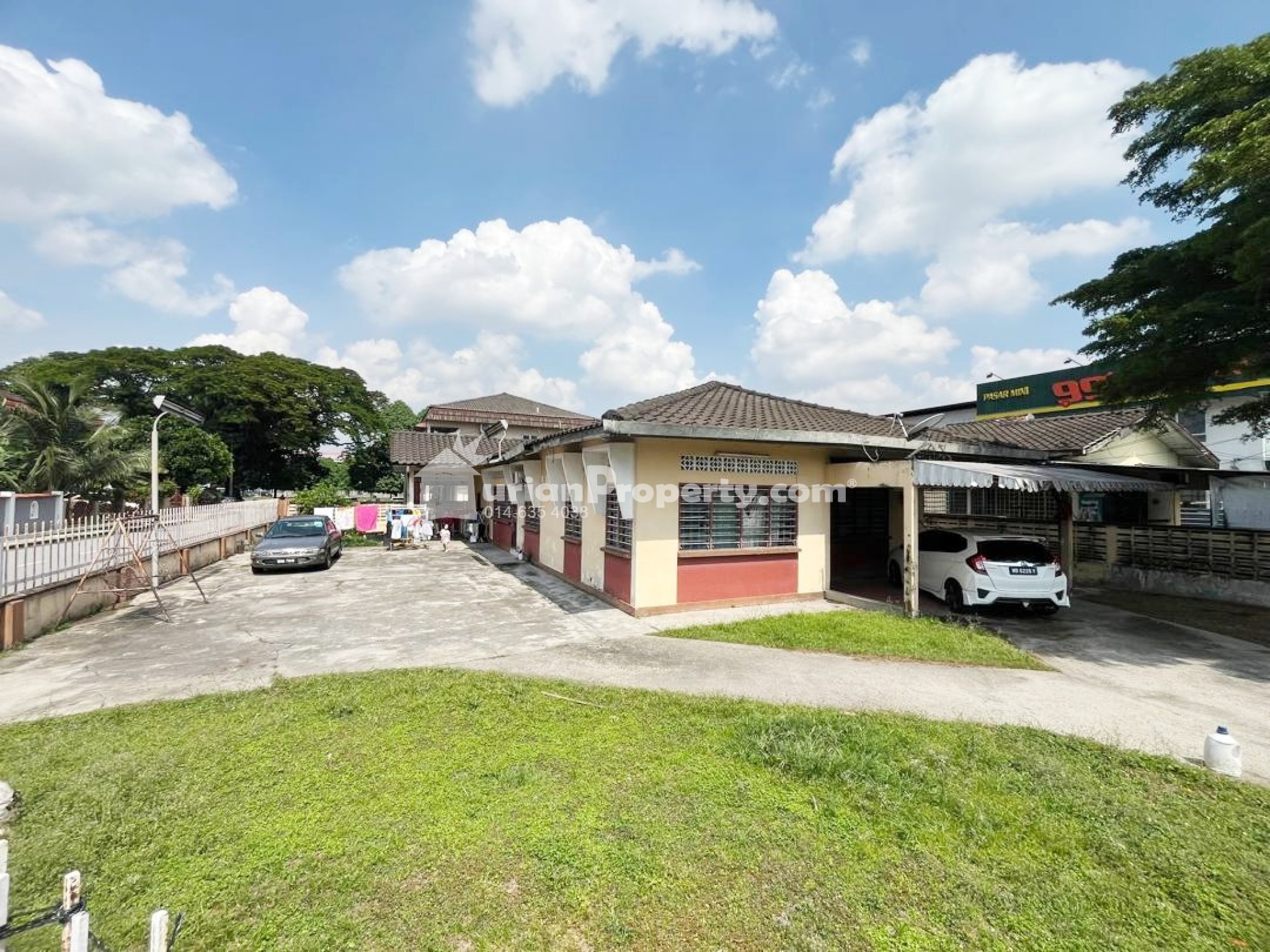 Retail Space For Rent at Section 1