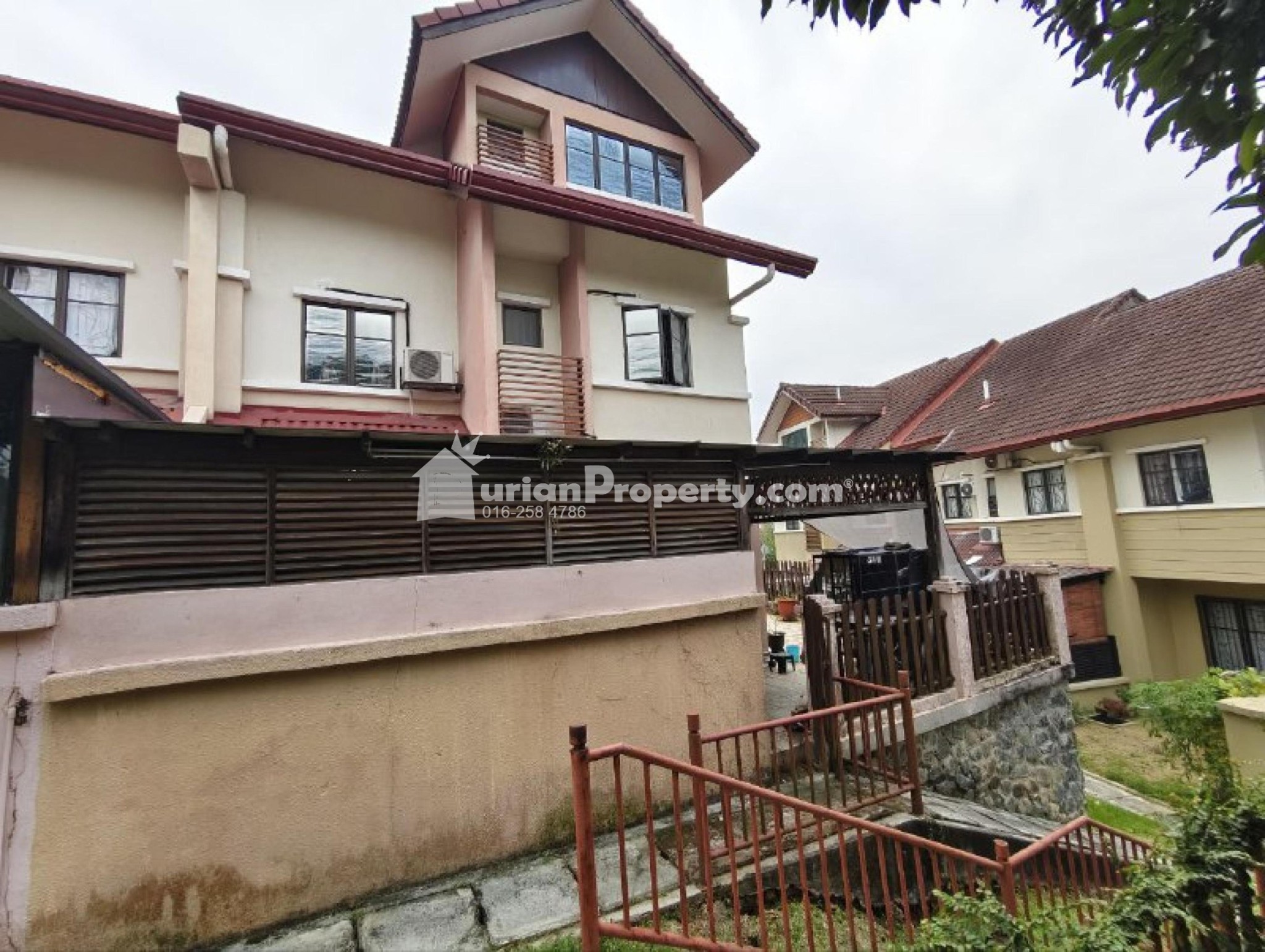Terrace House For Sale at Precinct 16