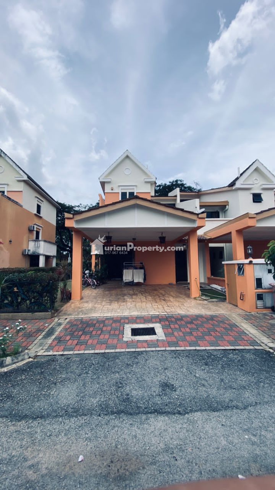 Terrace House For Sale at Precinct 8