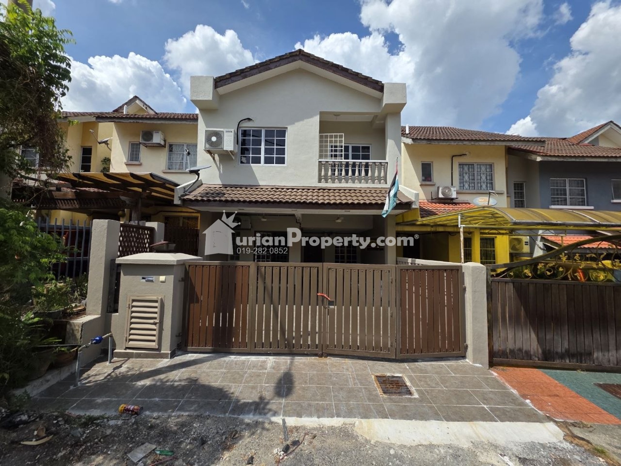 Terrace House For Sale at Section 15