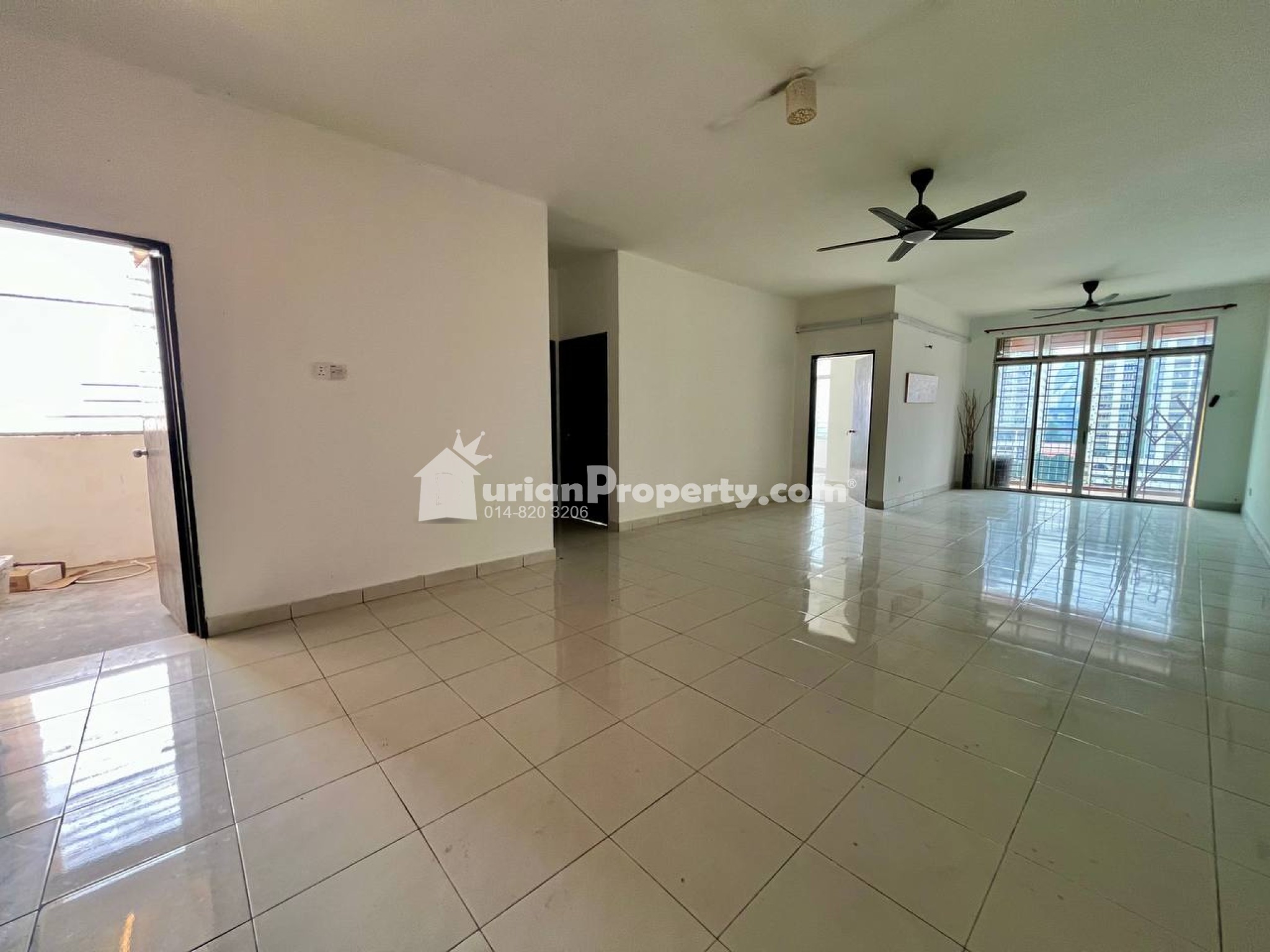 Condo For Sale at Diamond Regency
