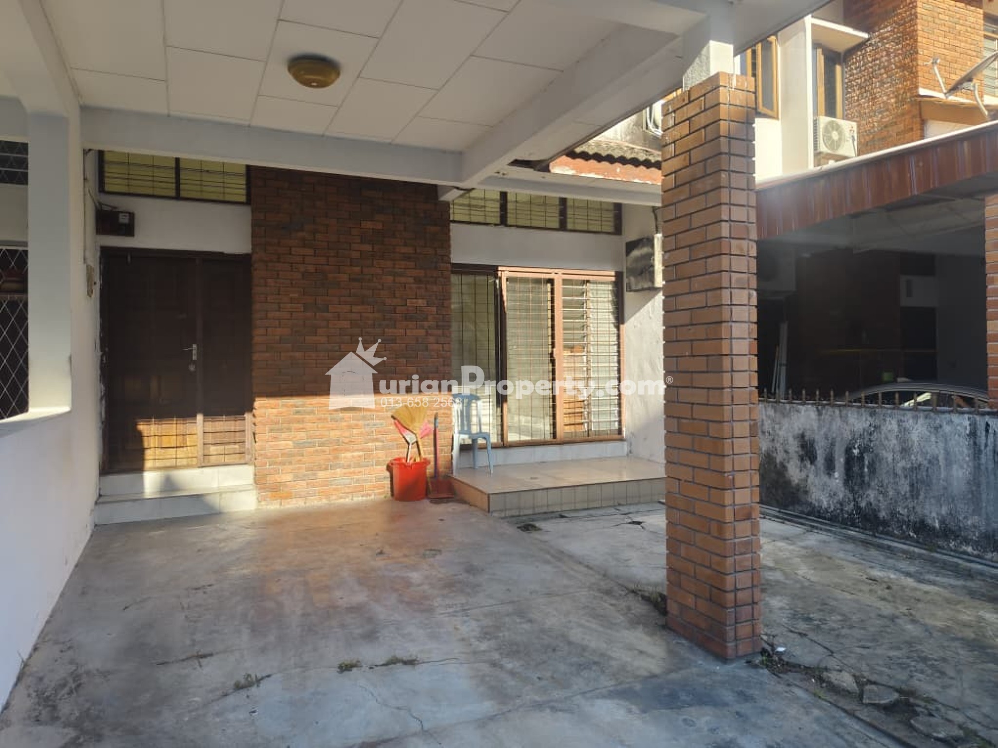 Terrace House For Sale at Island Glades