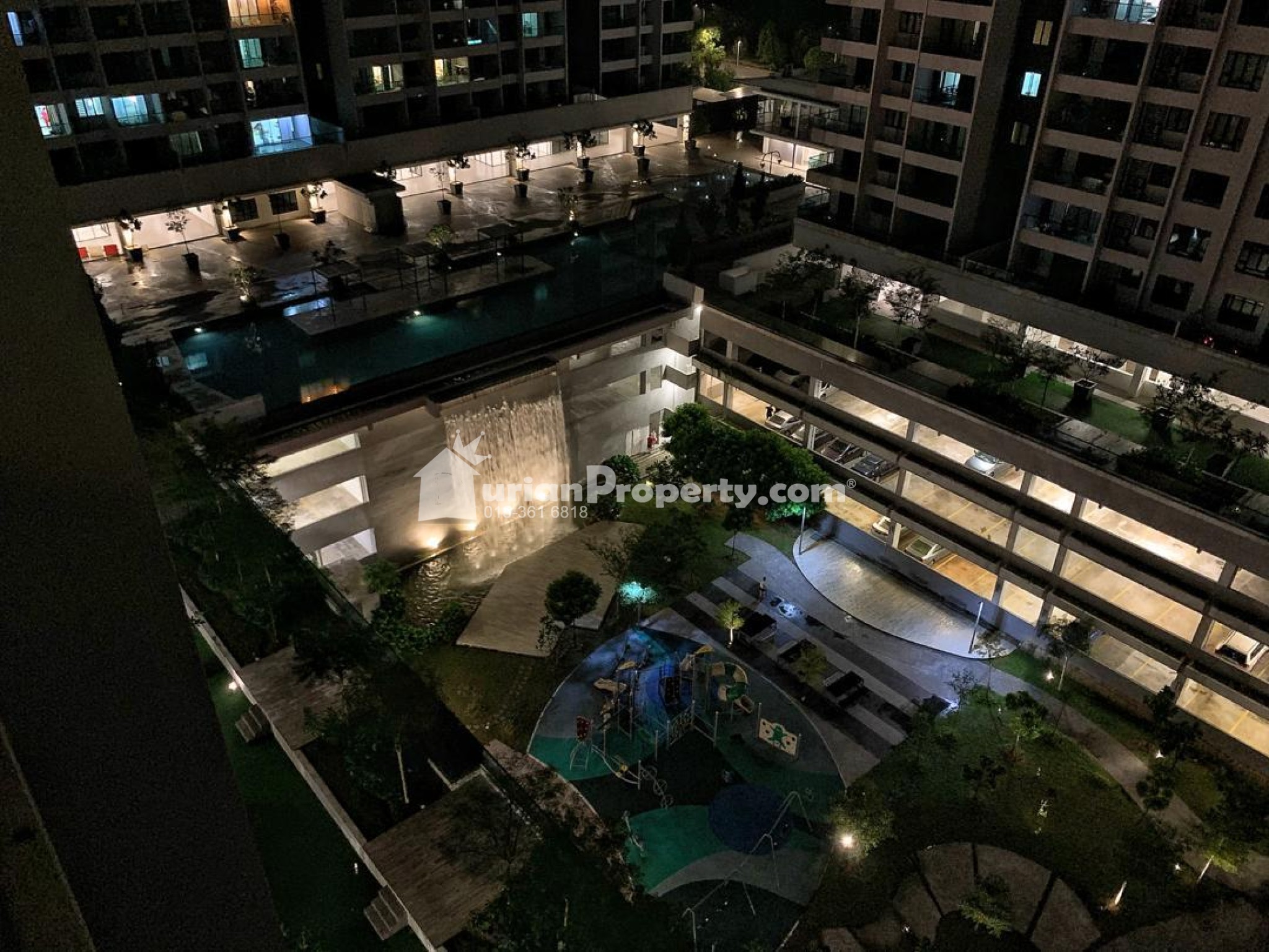 Condo For Sale at Paragon 3