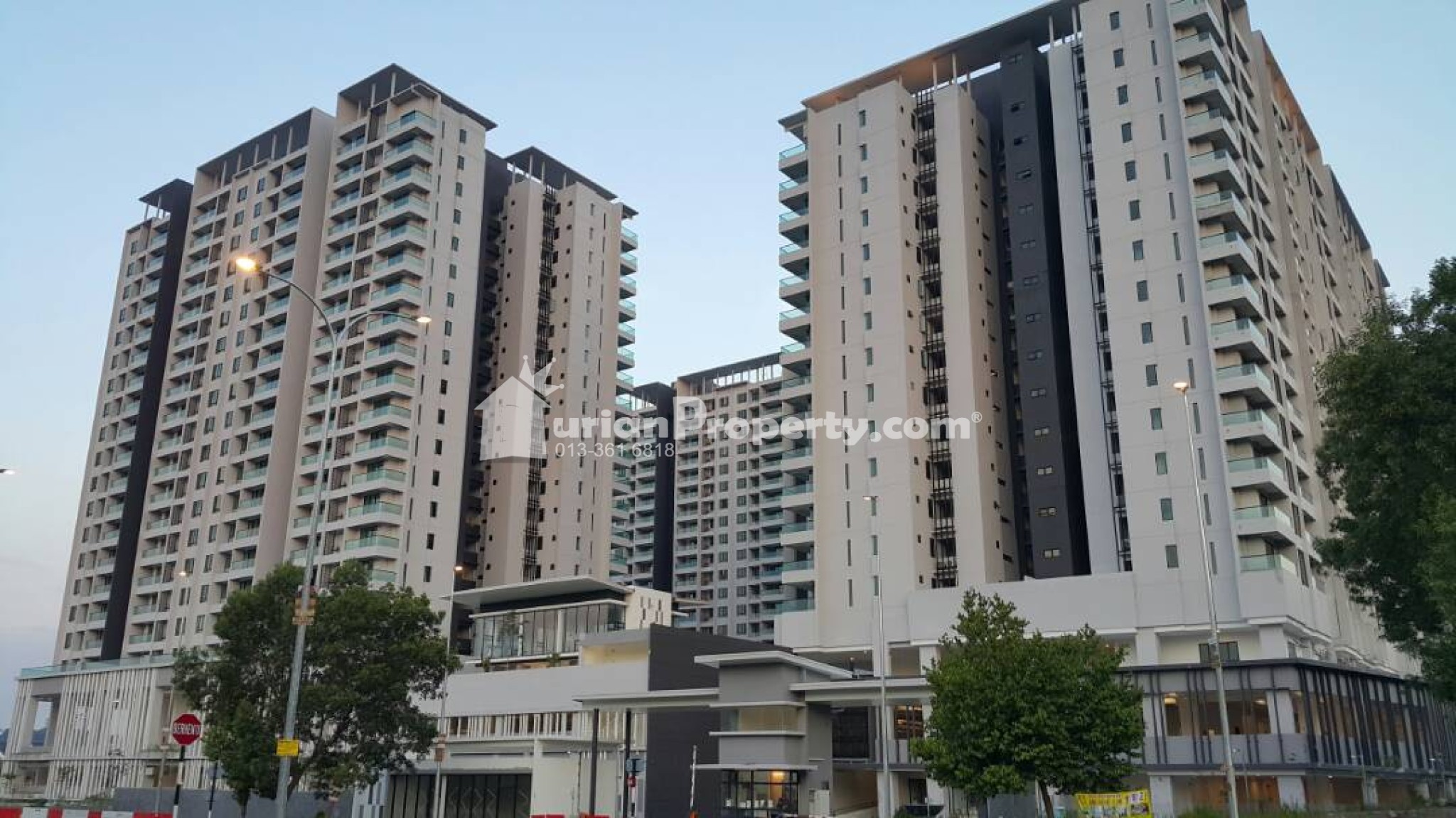 Condo For Sale at Paragon 3