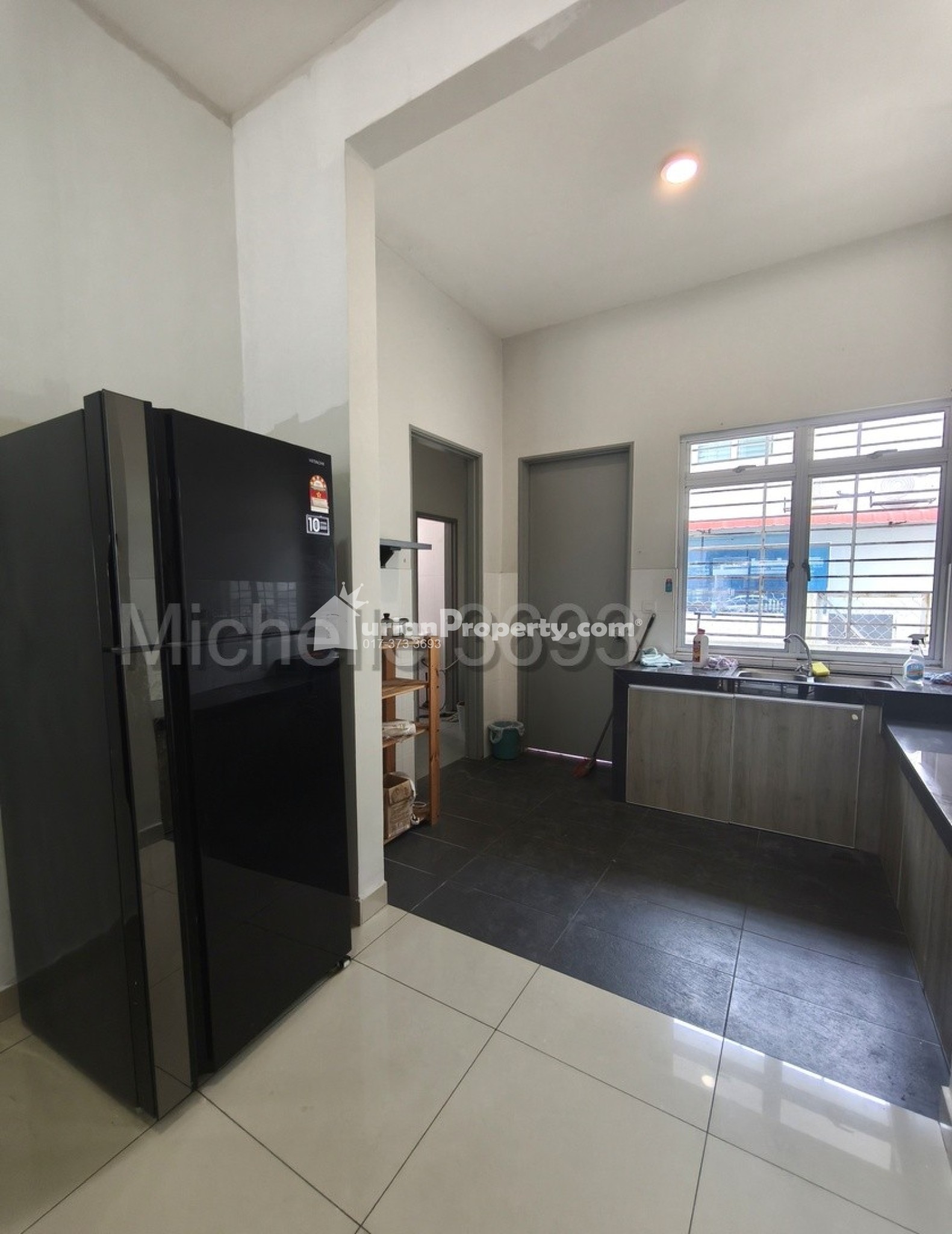 Terrace House For Rent at Perennia