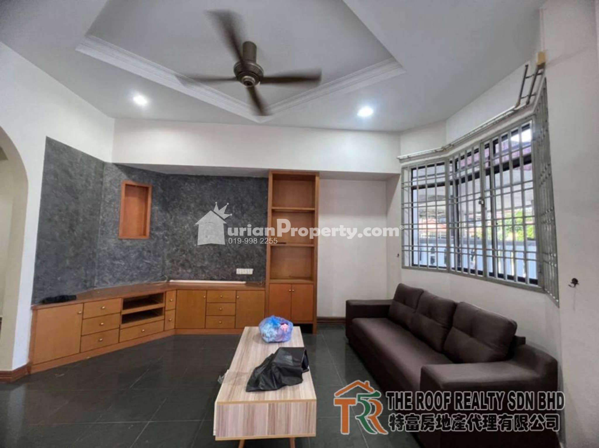 Terrace House For Rent at Bakri