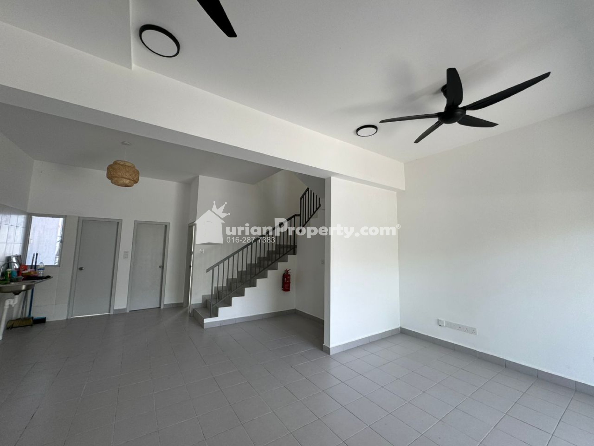 Terrace House For Rent at Selindung Daun